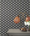 Leaf Pendant Black Wallpaper thumbnail 1