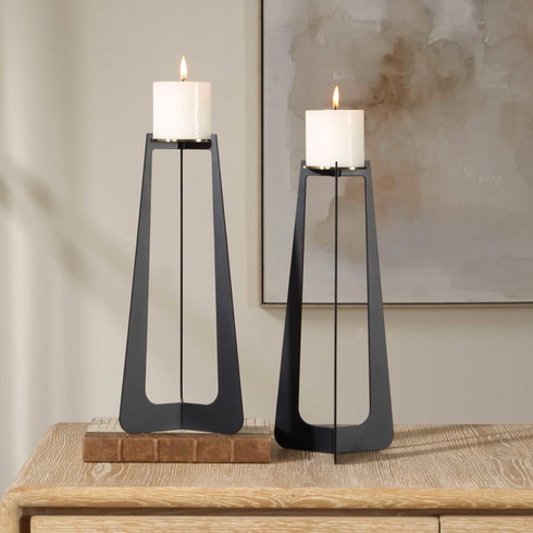 Columnar Black Candleholders Set/2