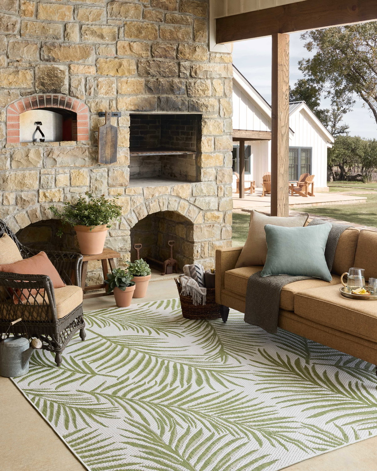 Loloi Easton Rug, 1'6" length x 1'6" width View 3