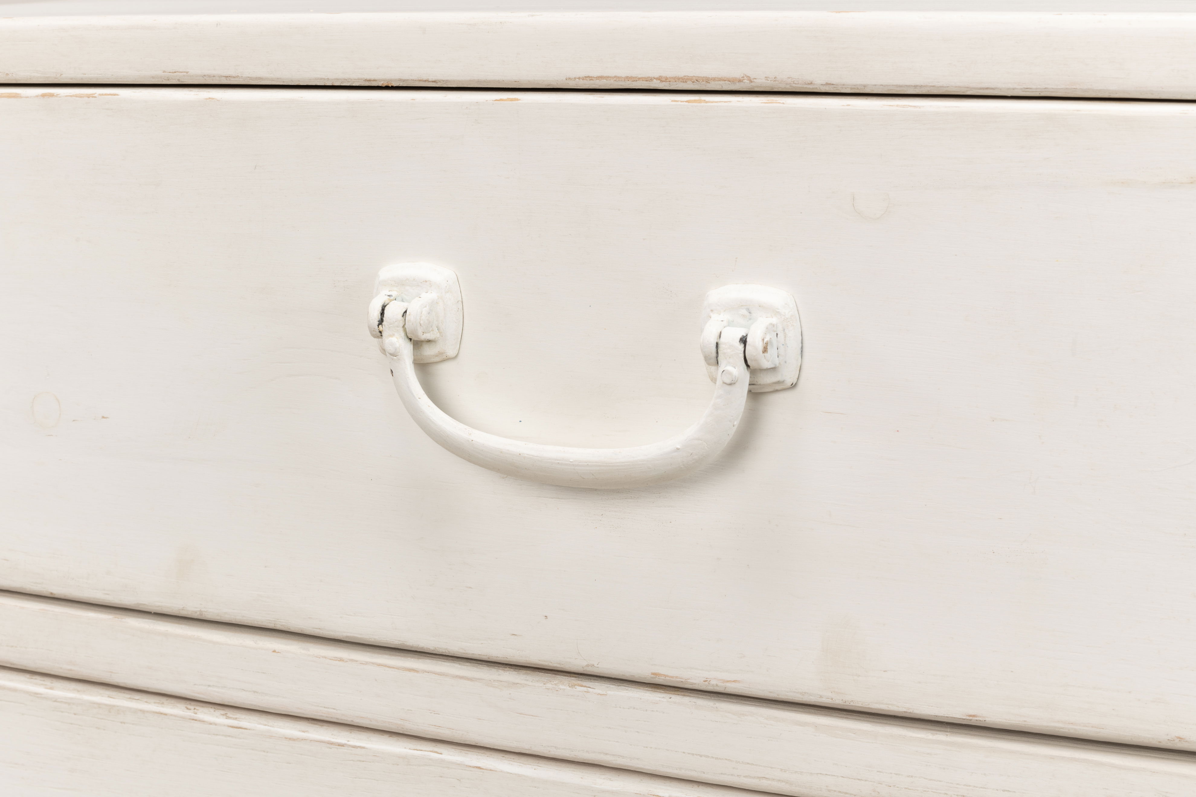 Willow 3 Drawer Commode, Antique White, Cabinets & Chest by Sarreid, 26" length x 16" width x 28" height View 12