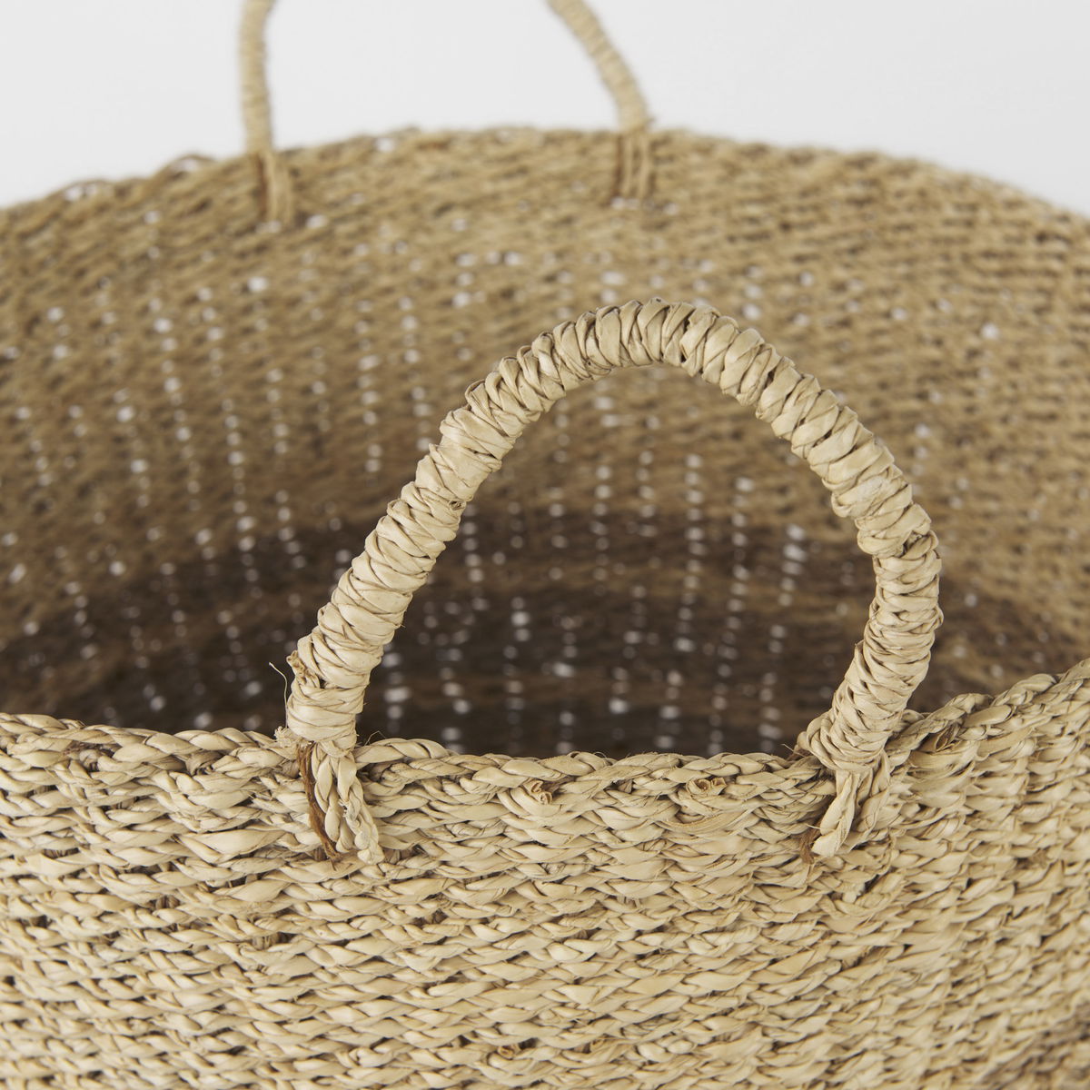 Vance  Light Brown Palm Leaf and Seagrass Round Basket with Handles, Bins & Basket by Mercana, 17.72" length x 17.72" width x 11.81" height View 4