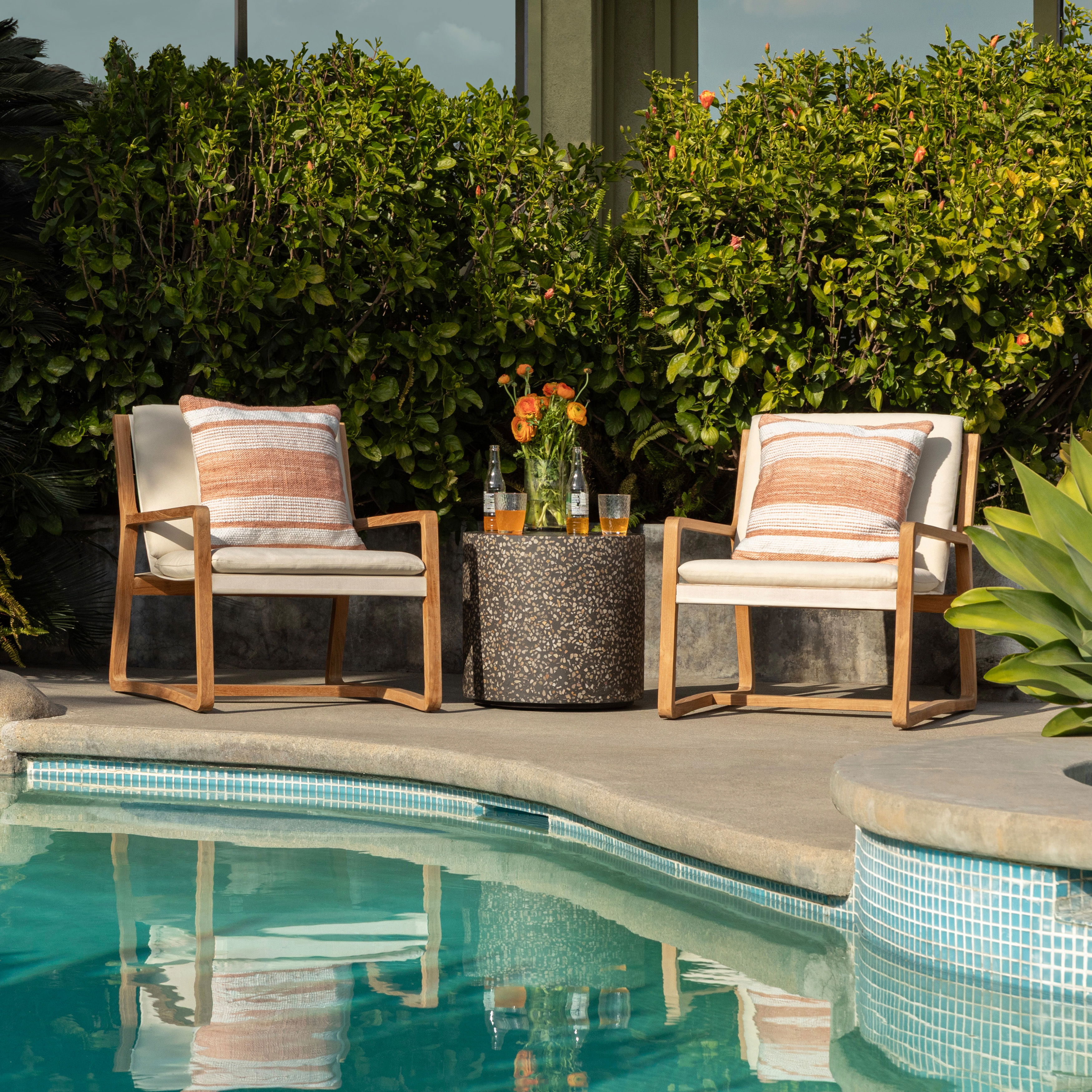 Bravo Outdoor Side Table Black, Side & End Table by Dovetail, 19.62" width x 18.5" height x 19.62" diameter x 19.62" depth View 3