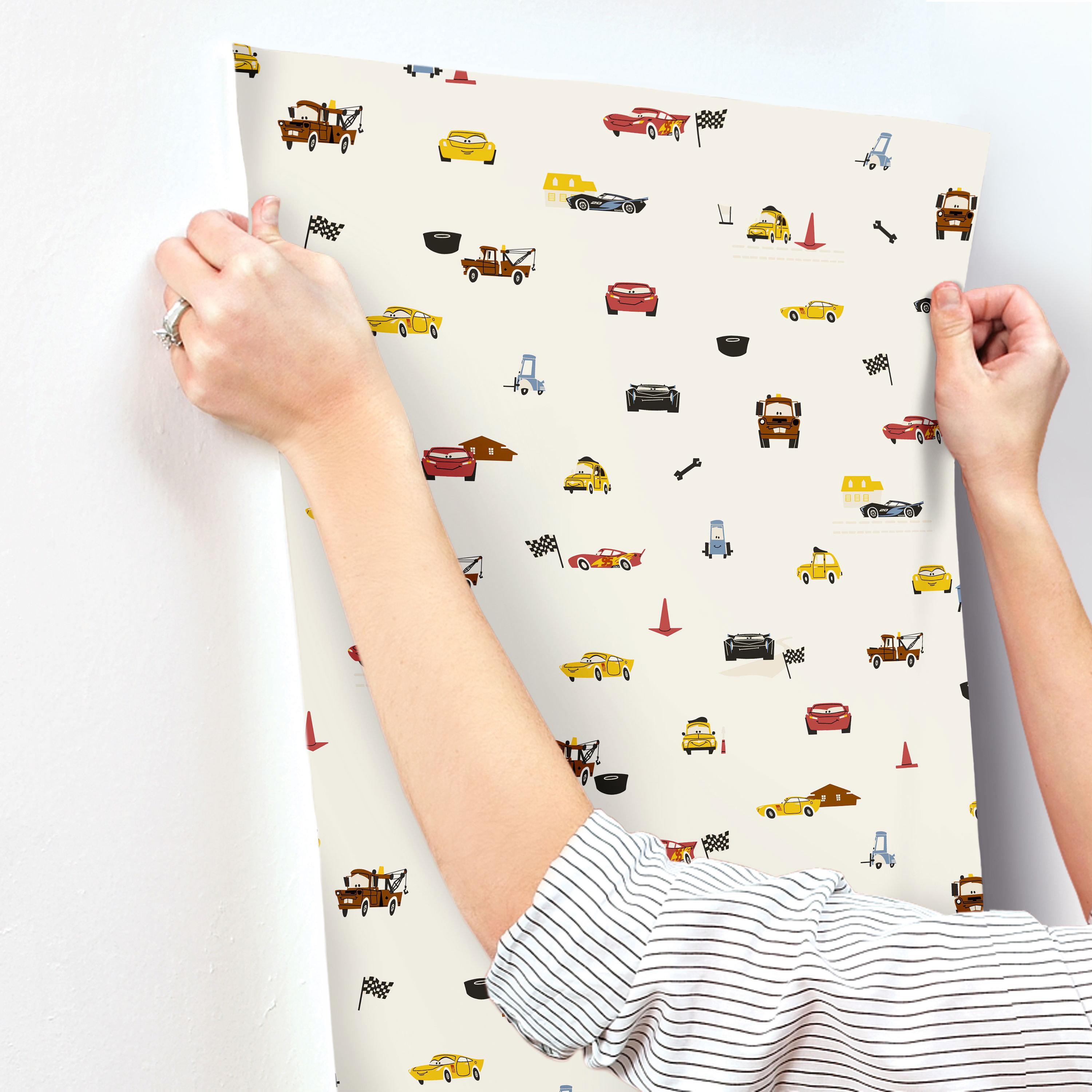 Disney & Pixar Cars Racing Spot Cream Wallpaper large image 