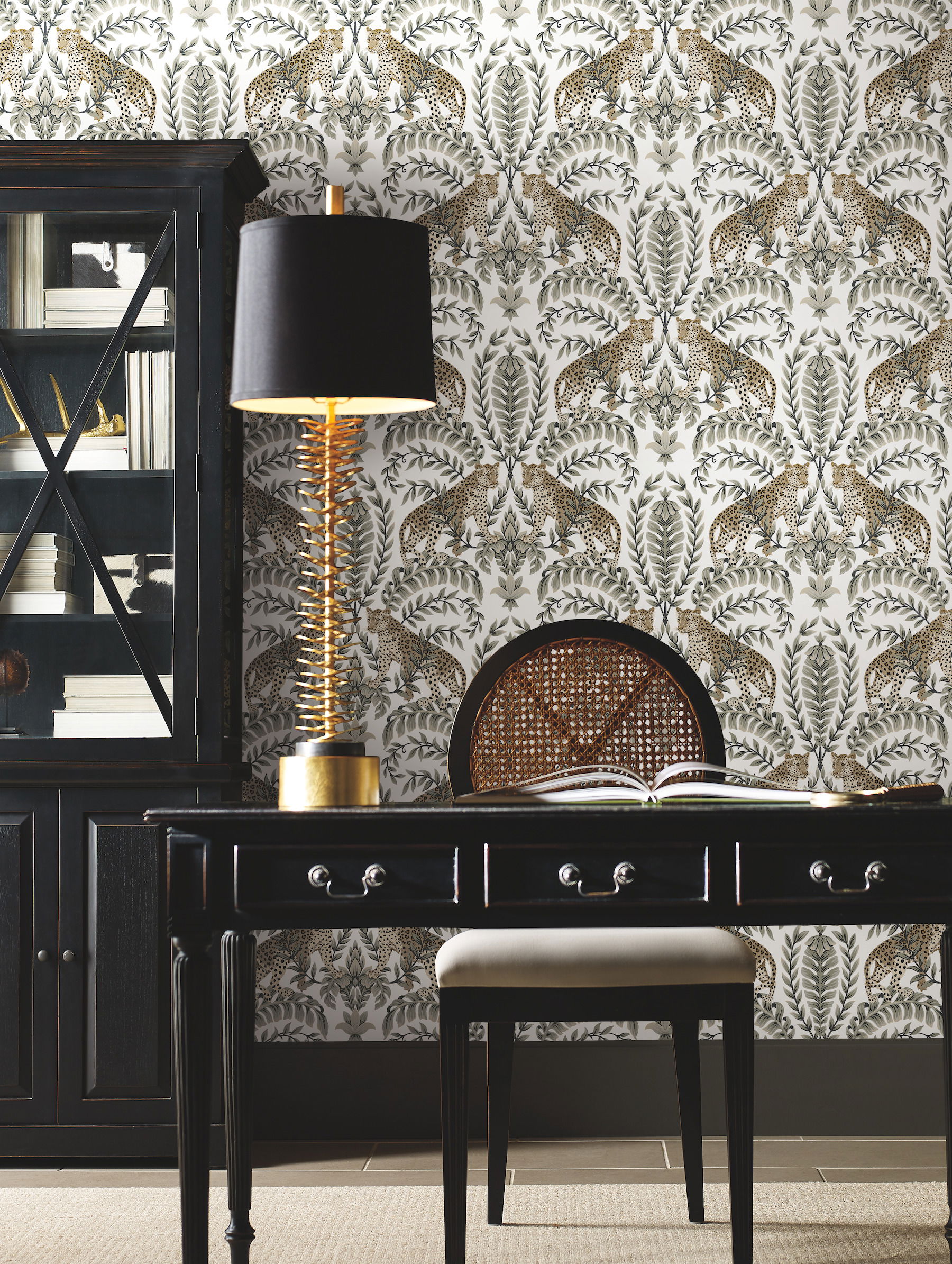 Jungle Leopard White & Black Wallpaper Jungle Leopard White & Black Wallpaper large image
