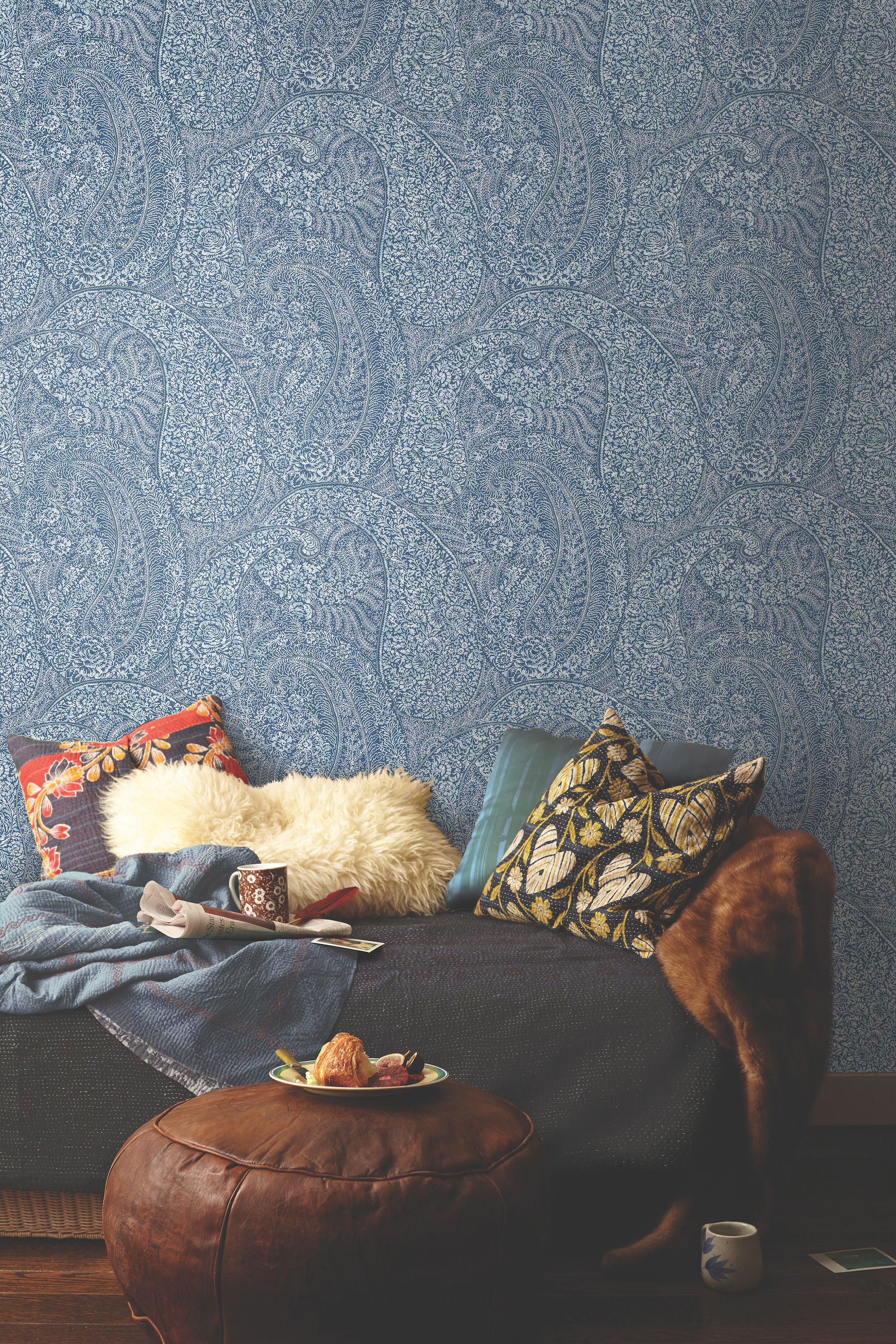 Kashmir Dreams Paisley Blue Wallpaper large image 