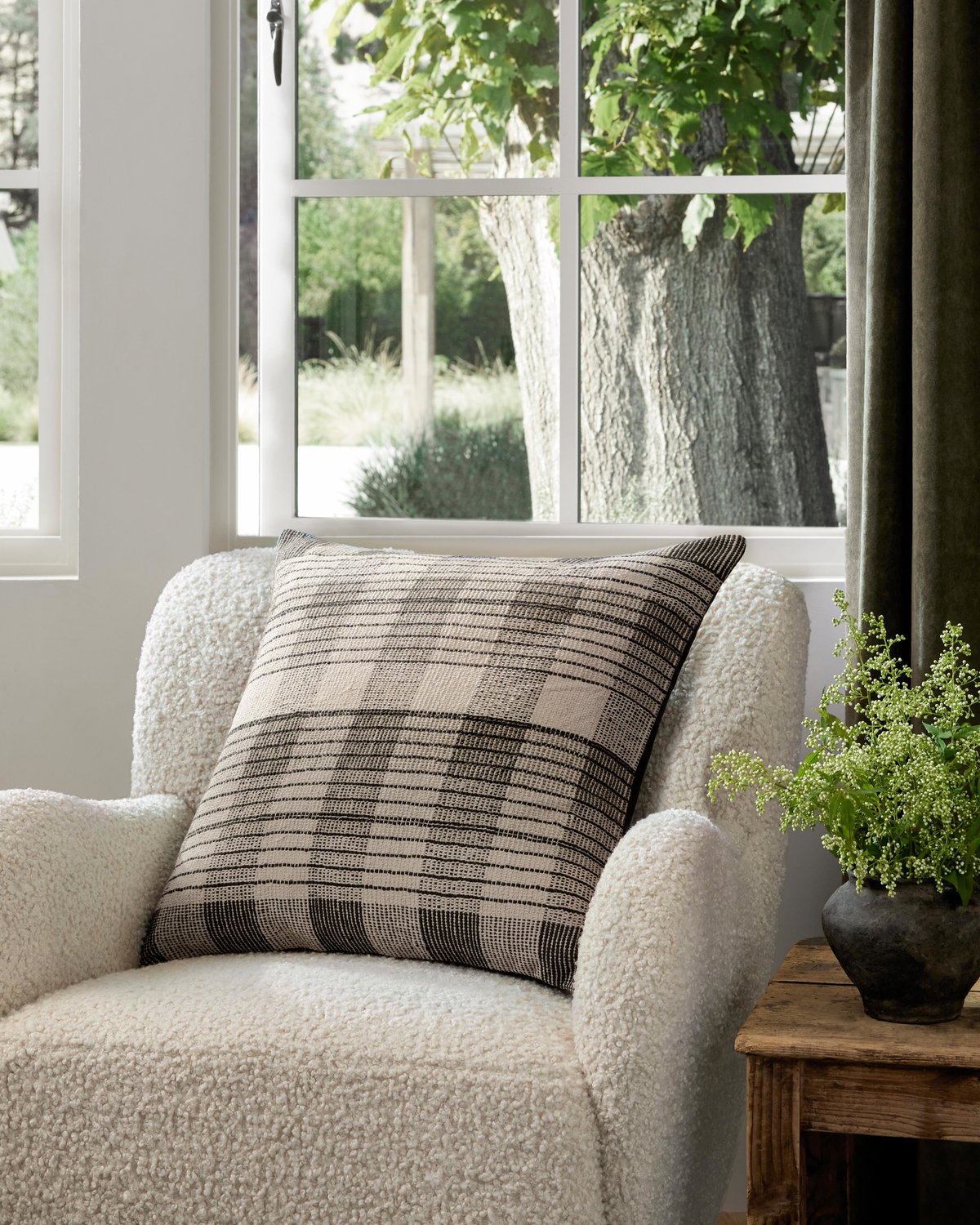 Amber Lewis x Loloi No Name Pillow, Decorative Pillow, 22" length x 22" width View 2