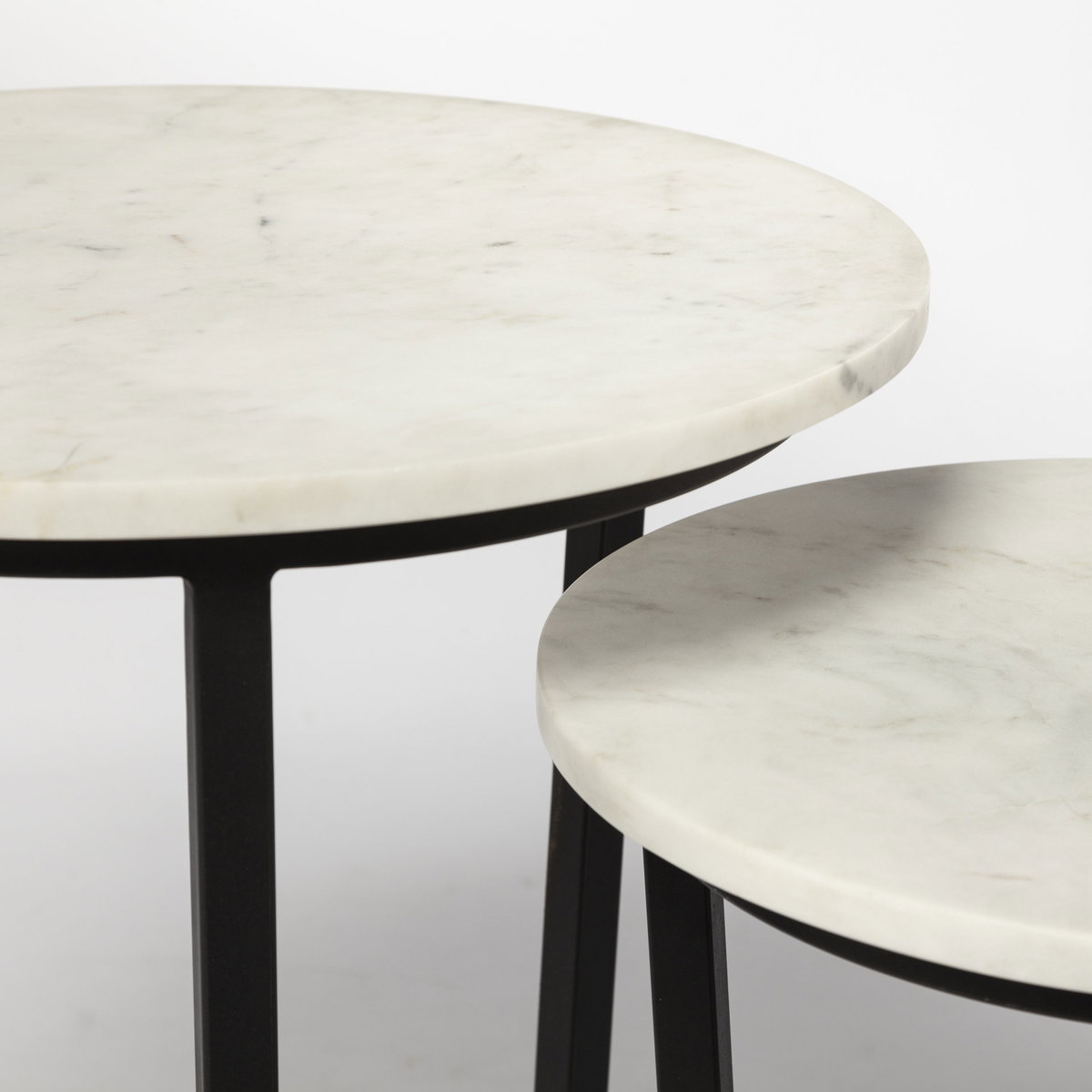 Bombola I (Small) 15L x 15W White Round Marble Top with Black Metal Frame Accent Table, Side & End Table by Mercana, 15" length x 15" width x 21" height View 11