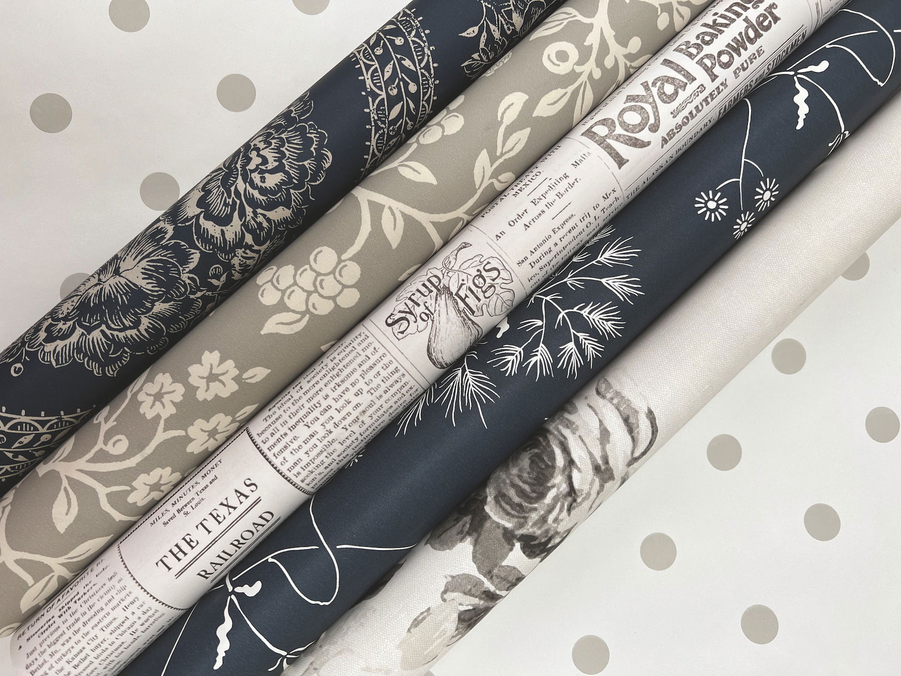 Magnolia Home Wildflower White & Blue Peel & Stick Wallpaper large image 