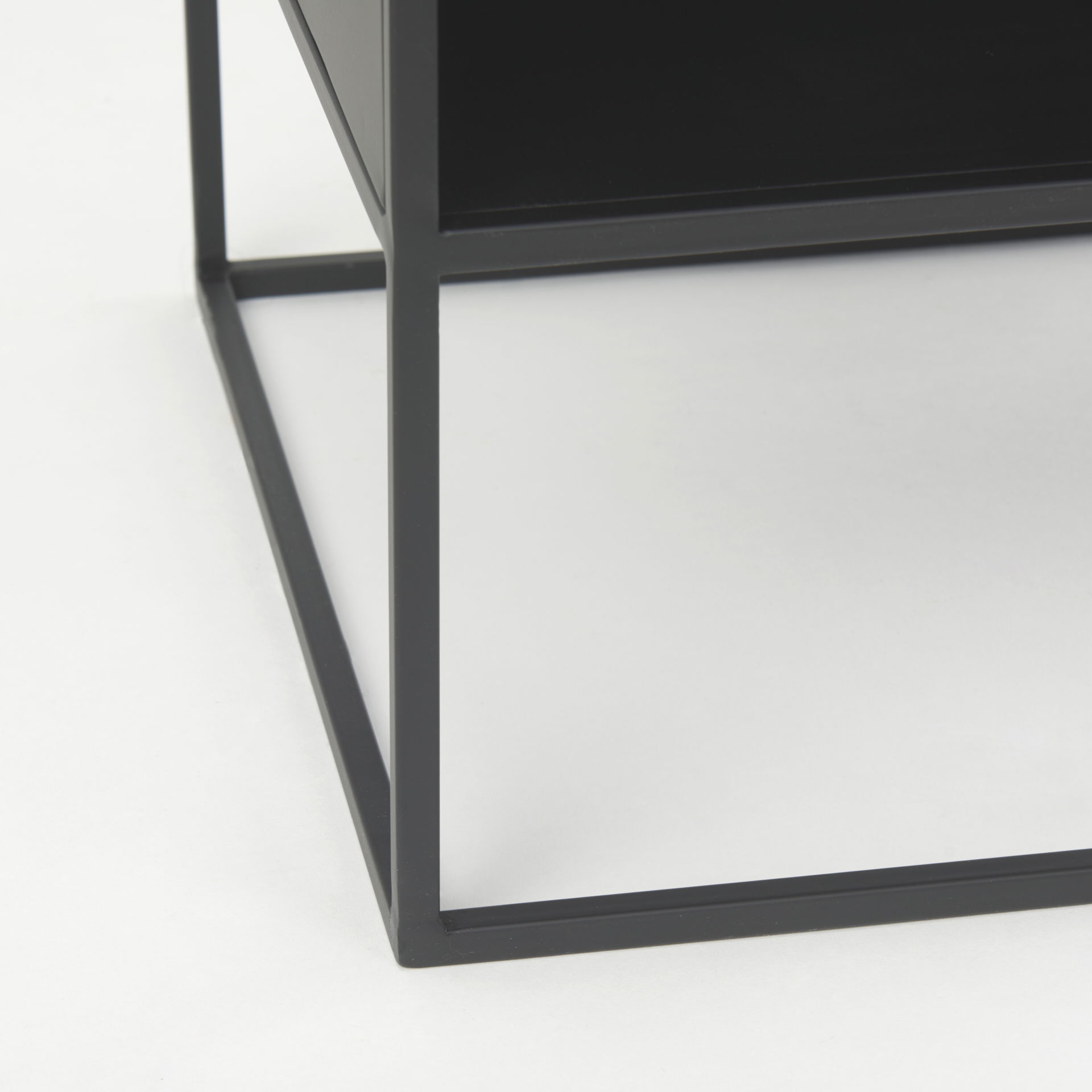 Samson  Side Table Matte Black Metal and Glass, Side & End Table by Mercana, 15.75" length x 15.75" width x 21.26" height View 9