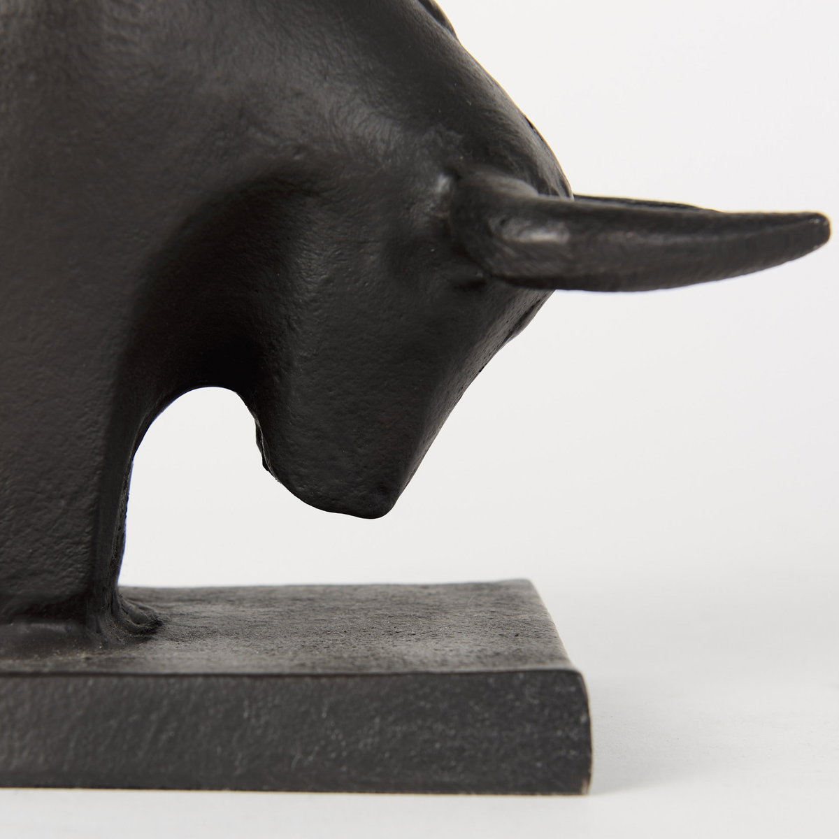 Tauro III (Set of 2) 10L x 5W Black Cast Aluminum Raging Bull Bookends, by Mercana, 9.5" length x 4.25" width x 5.75" height View 12