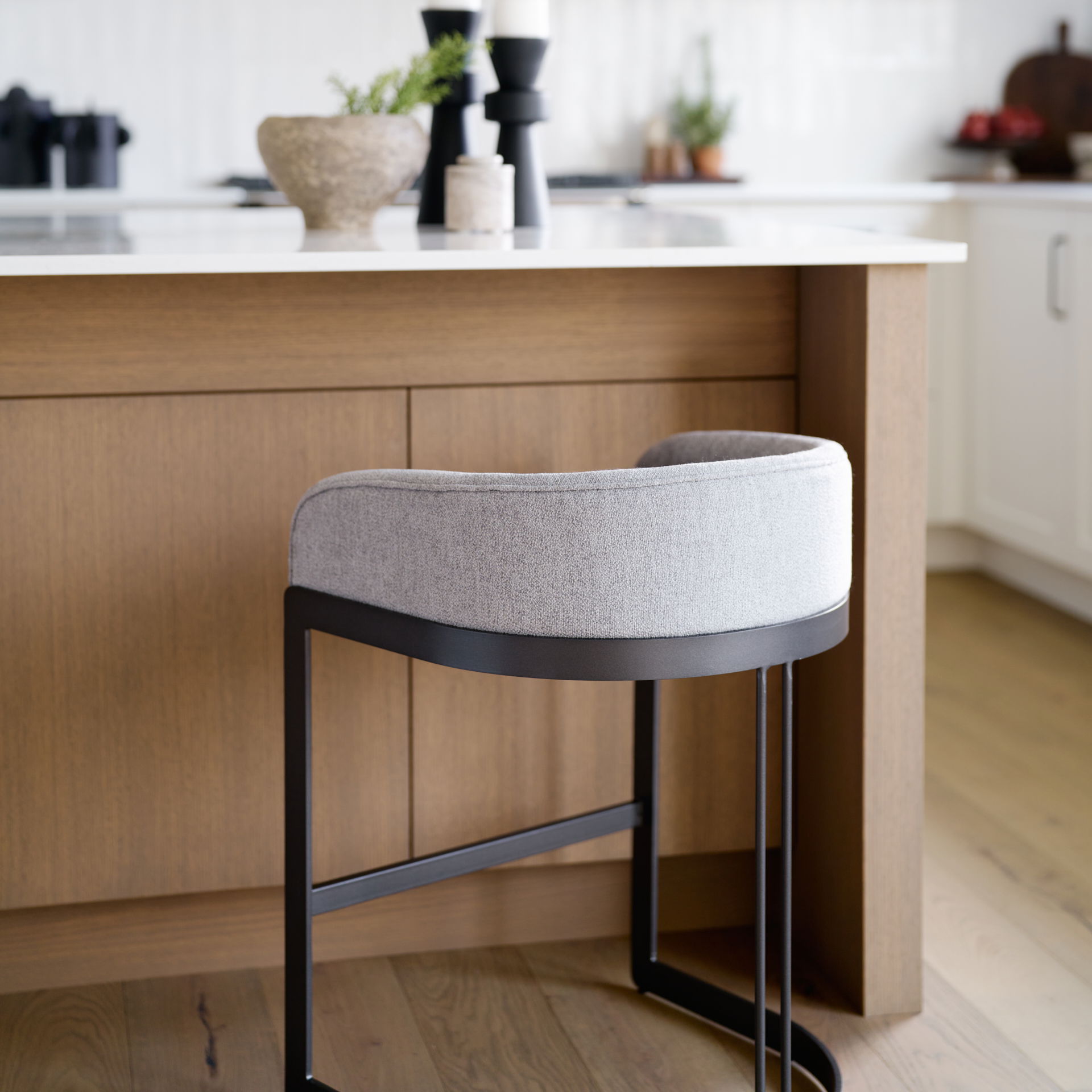 Hollyfield II Gray Fabric Seat with Gray Metal Base Counter Stool, Counter & Bar Stool by Mercana, 20.5" length x 19.7" width x 28.7" height View 4