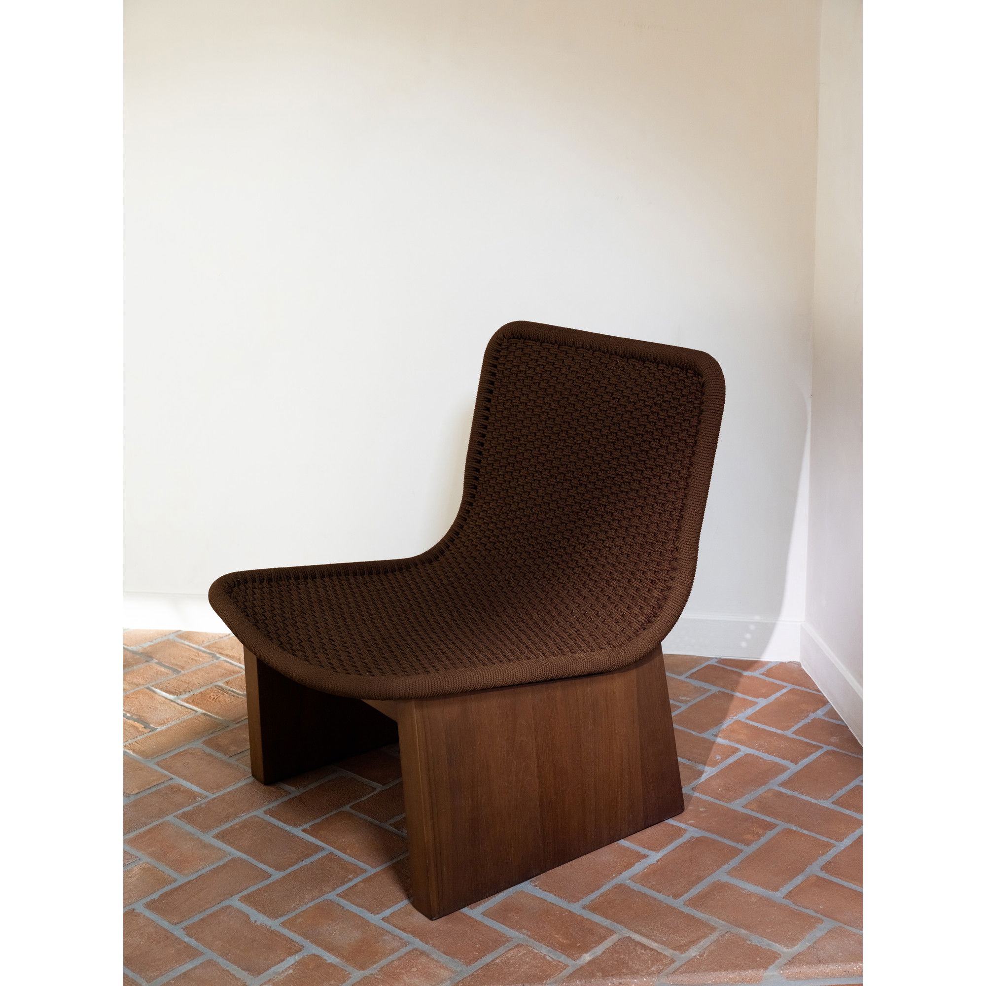 Savanna Outdoor Accent Chair Brown, Outdoor Chair by Moe's Home, 2'2.8" width x 2'6.9" height x 2'6.3" depth View 11