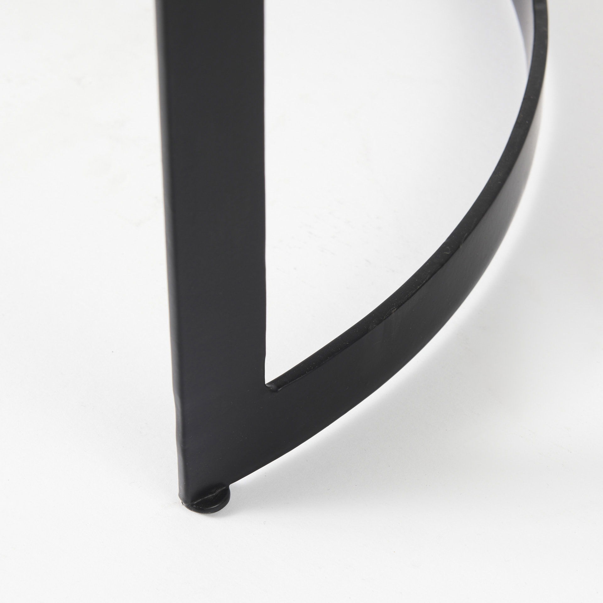 Aisley (Set of 2) 19.3L x 19.3W x 19H Light Brown Wood with Black Metal Base Round Nesting Side Tables, Side & End Table by Mercana, 19" length x 19" width x 19.25" height View 10