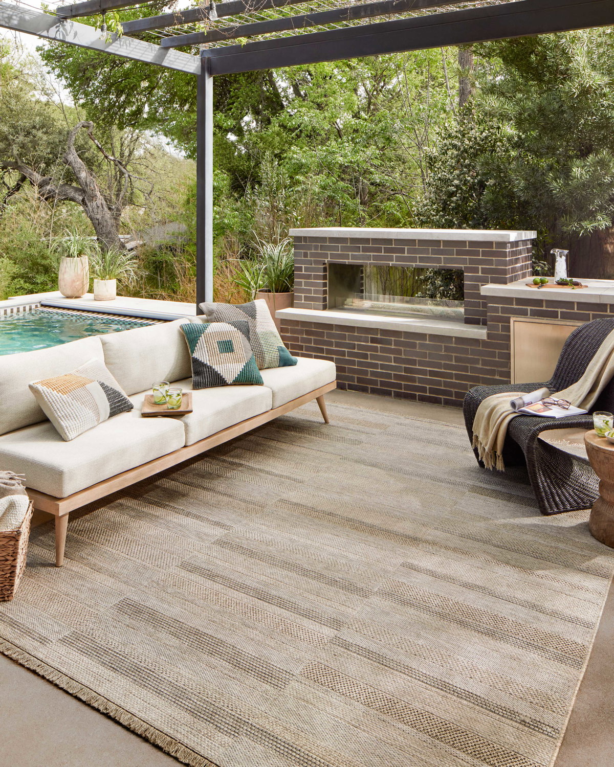 Loloi II Dawn Rug, 1'6" length x 1'6" width View 2