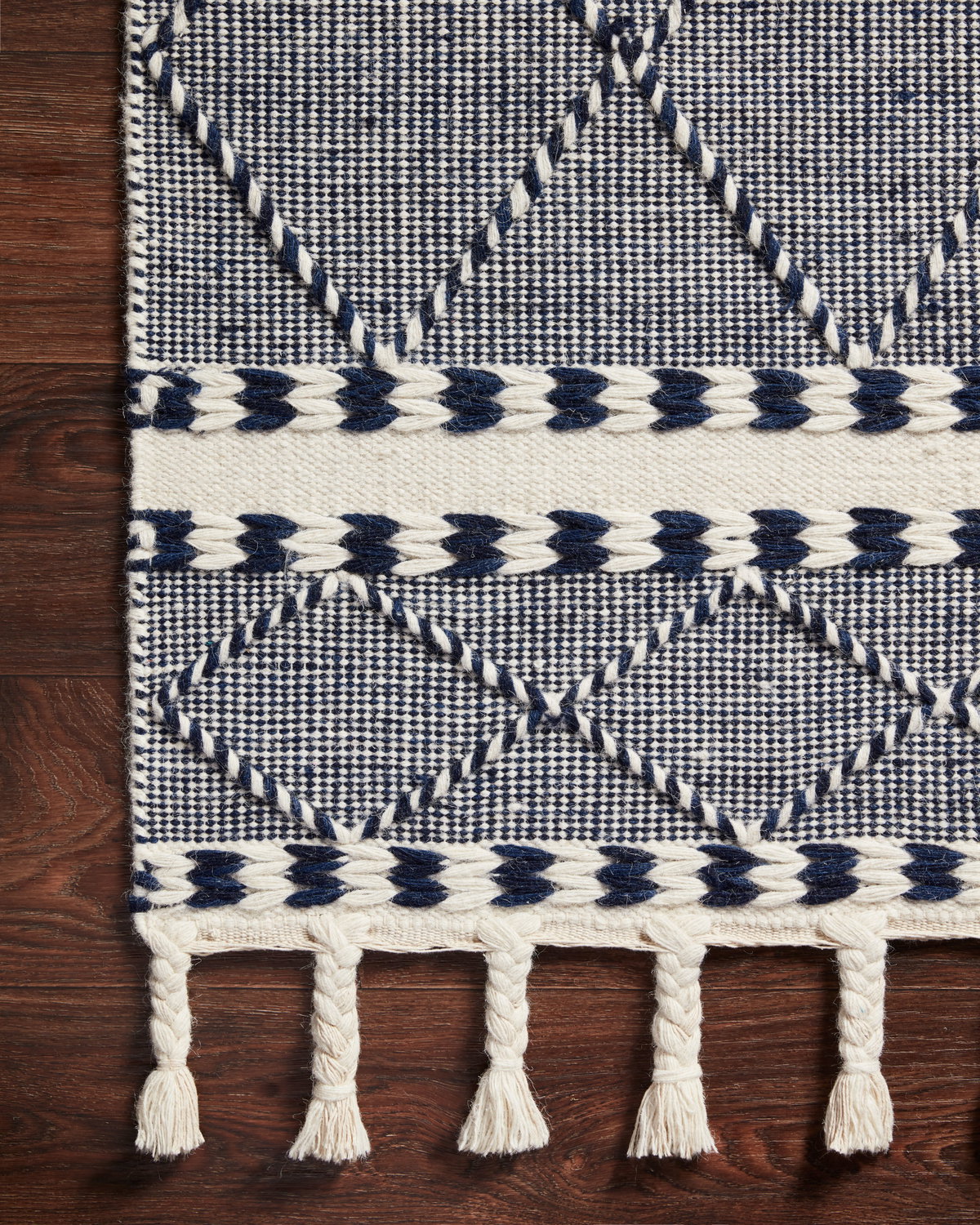 Loloi Sawyer Rug, 2'3" length x 3'9" width View 4