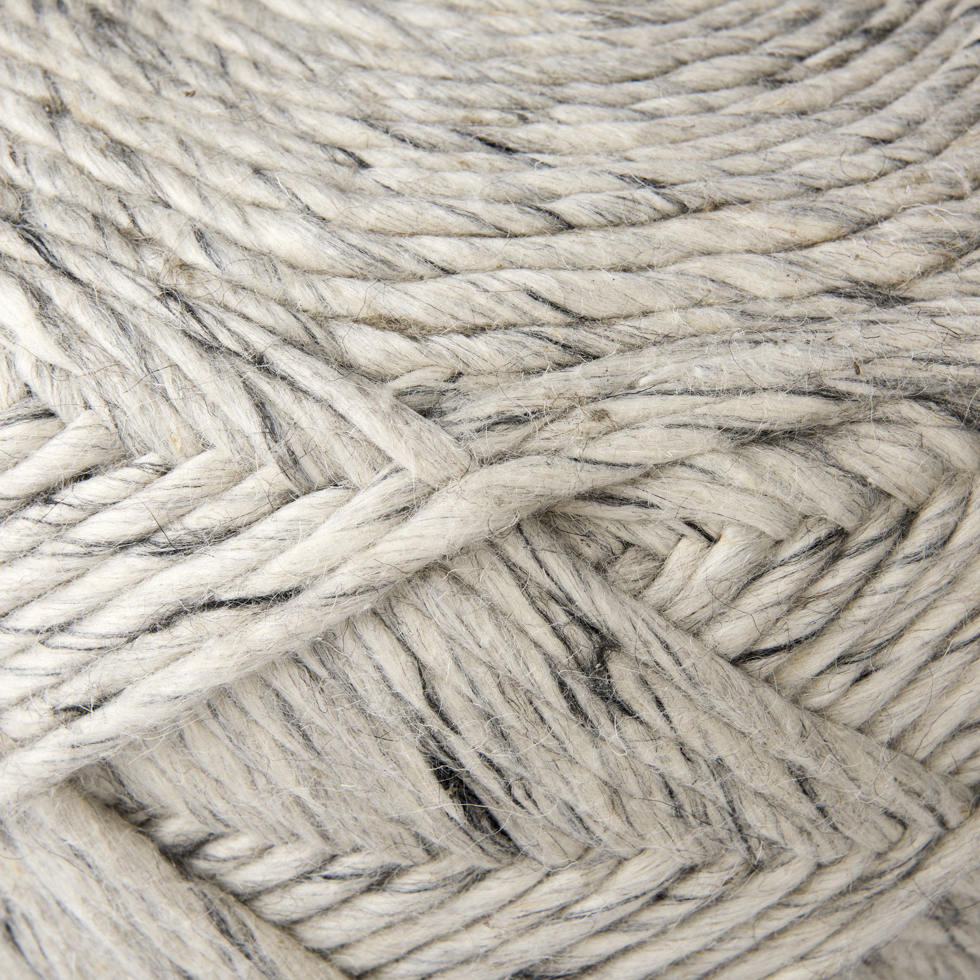 Esfera 17.7L x 15.7W x 15.7H Beige Chevron Woven Round Pouf, Ottoman by Mercana, 17.75" length x 15.75" width x 15.75" height View 5