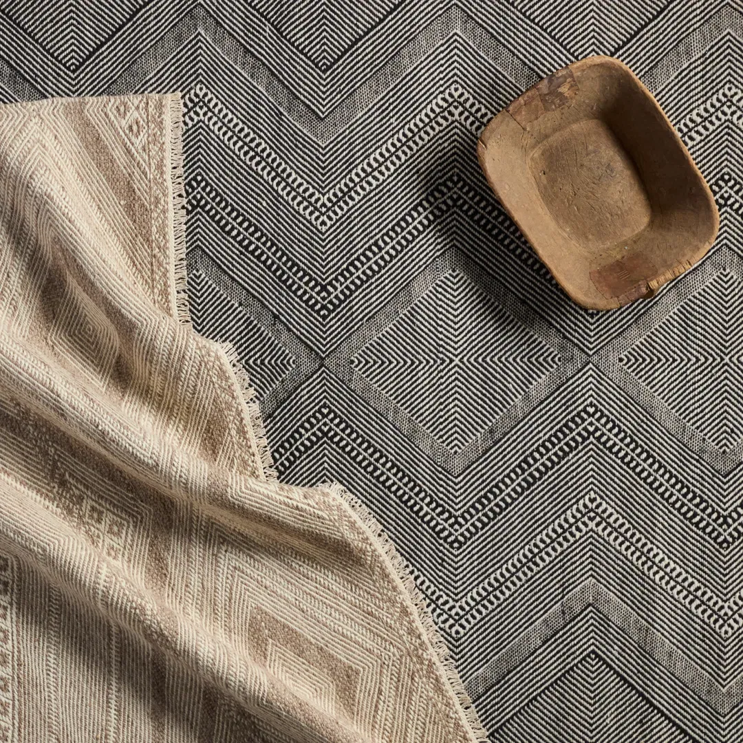 Galexia Handmade Tribal Black/ Cream Area Rug (8'X10') large image 