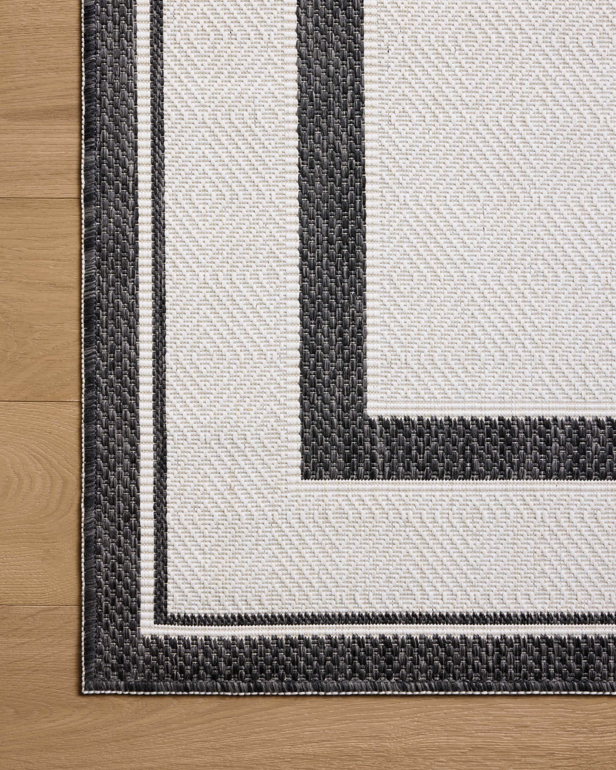 Loloi Easton Rug, 1'6" length x 1'6" width View 6