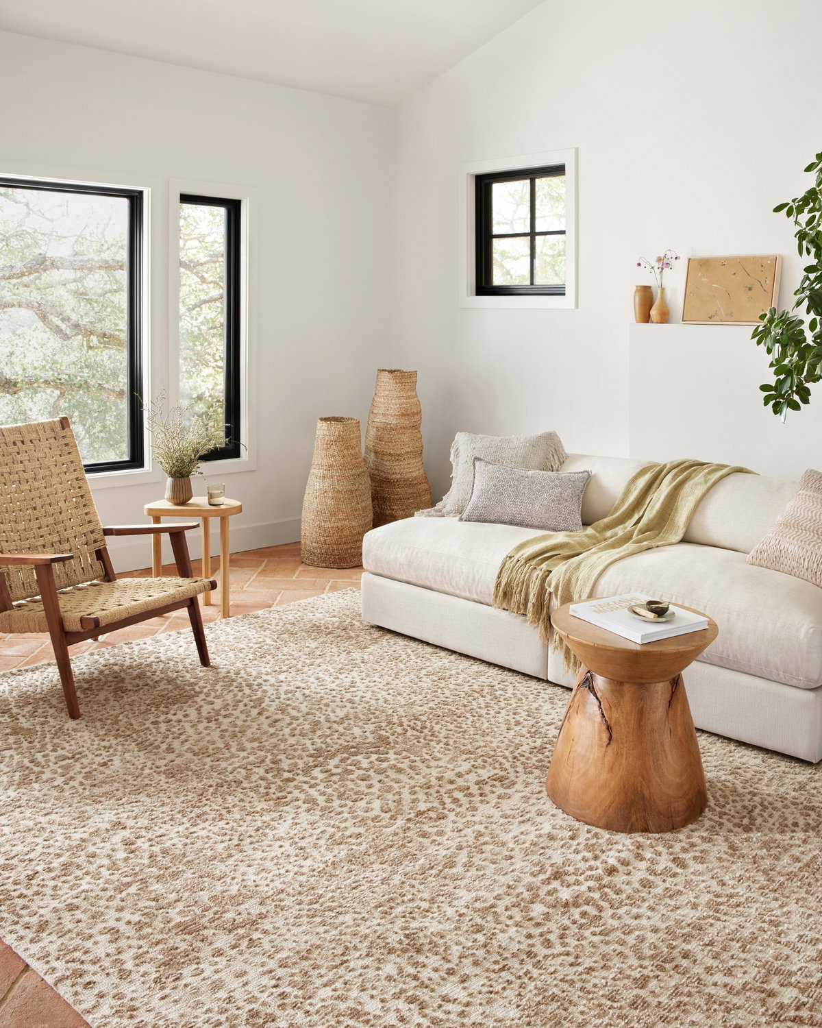 Loloi Neda Rug, 5' length x 7'6" width View 3
