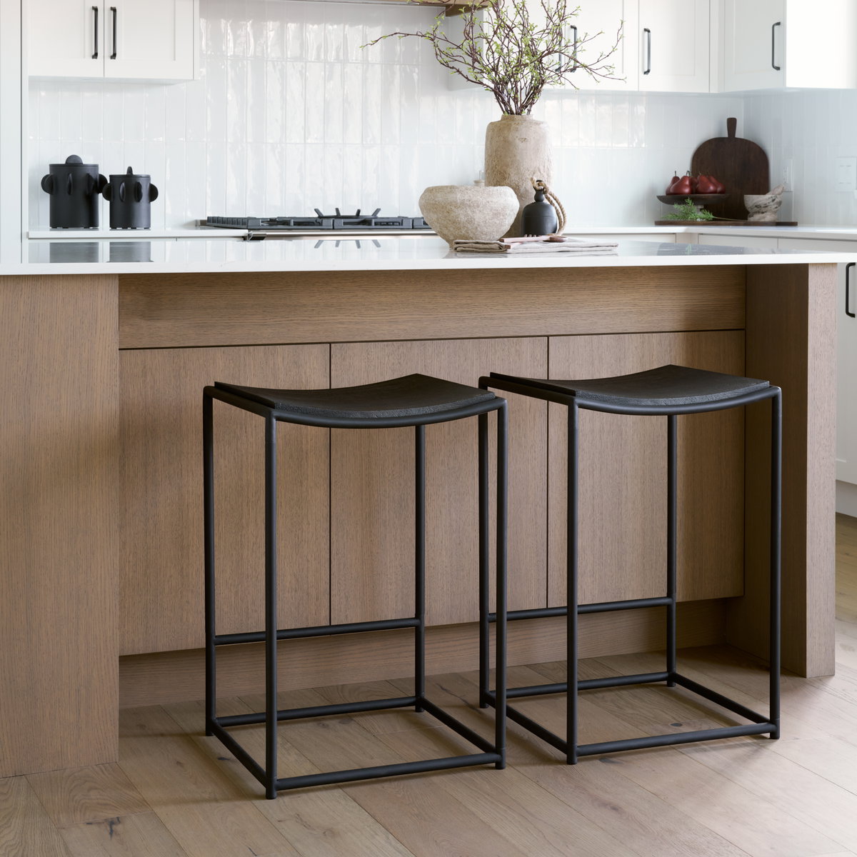Taniel Backless 26in Seat Counter Stool | Black Wood with Black Metal, Counter & Bar Stool by Mercana, 18" length x 16" width x 27.25" height View 2