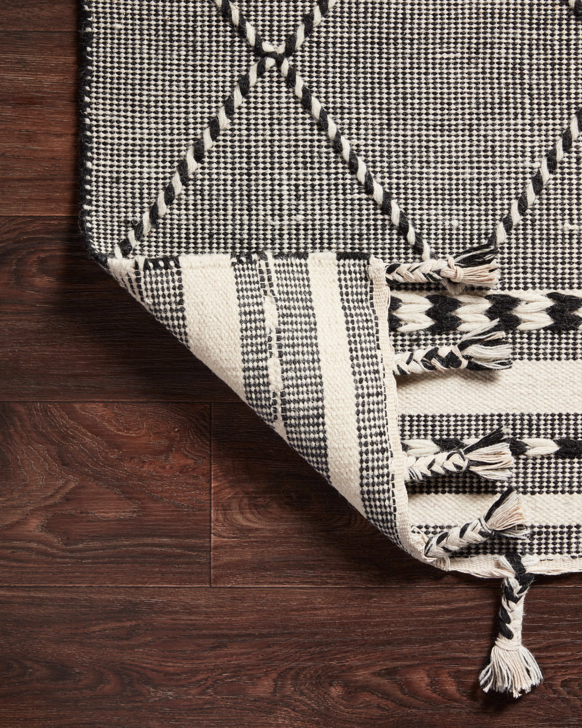 Loloi Sawyer Rug, 5' length x 7'6" width View 6