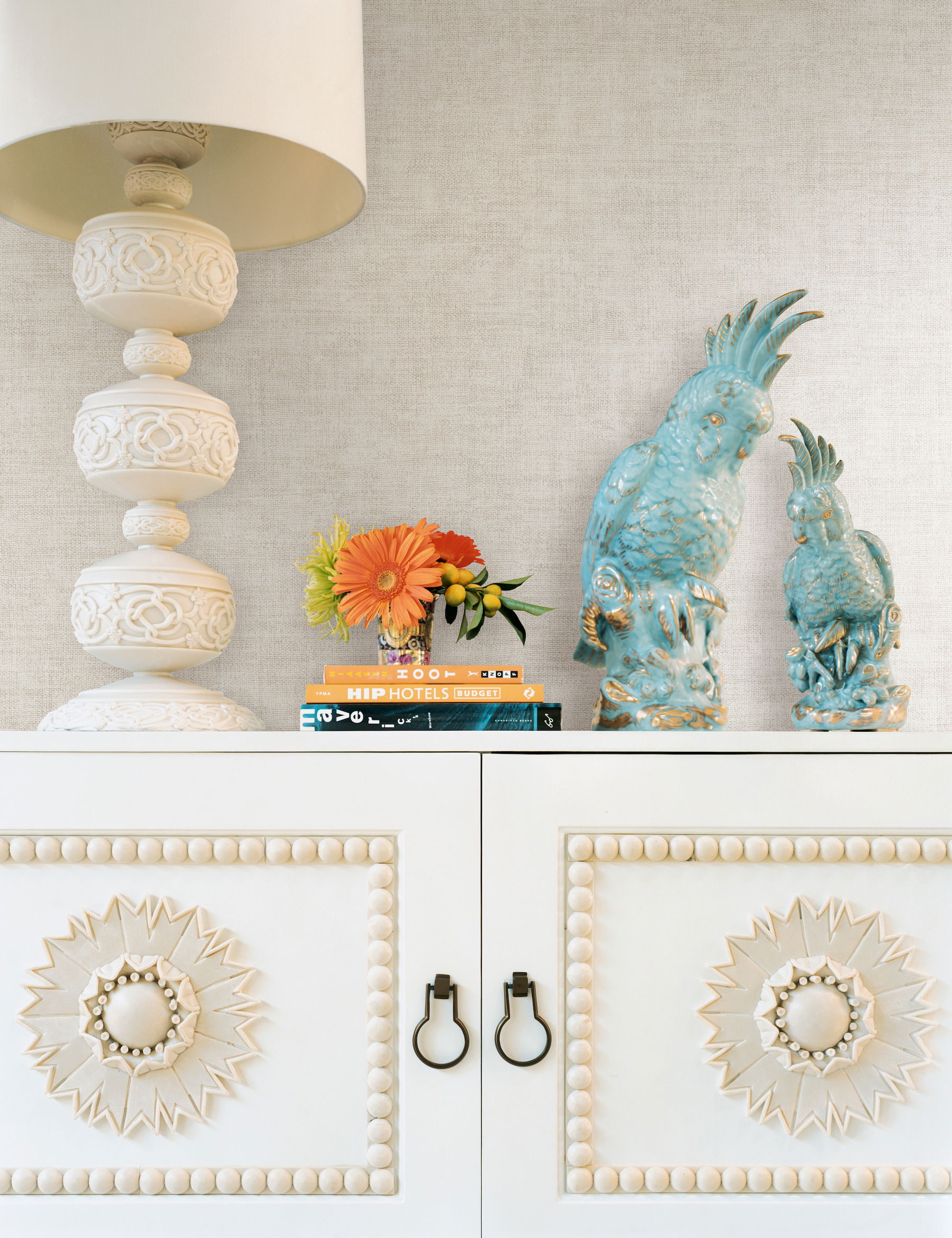 Gunny Sack Texture White Wallpaper, by York Wall, 33' length x 1'8.5" width x 0.02" depth View 3