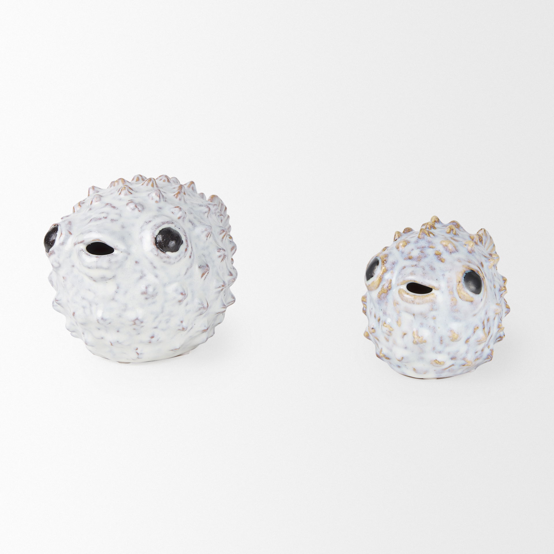 Spike II (Large) 10L x 6W Off-White Ceramic Puffer Fish large image 
