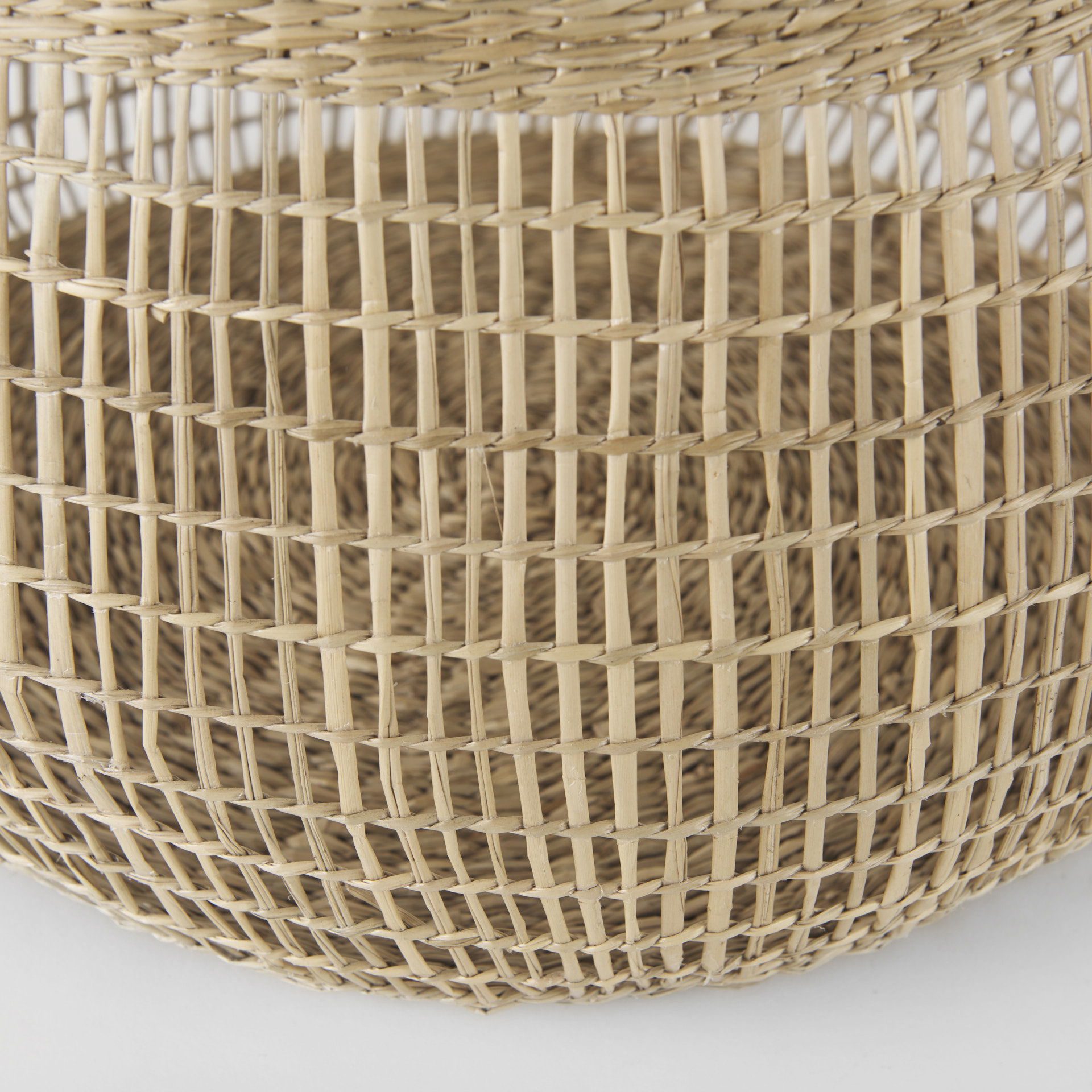 Nova 15.0L x 15.0W x 9.4H (Set of 2) Light Brown Seagrass Woven Round Basket with Long Handle, Bins & Basket by Mercana, 17.72" length x 9.45" width x 23.62" height View 8