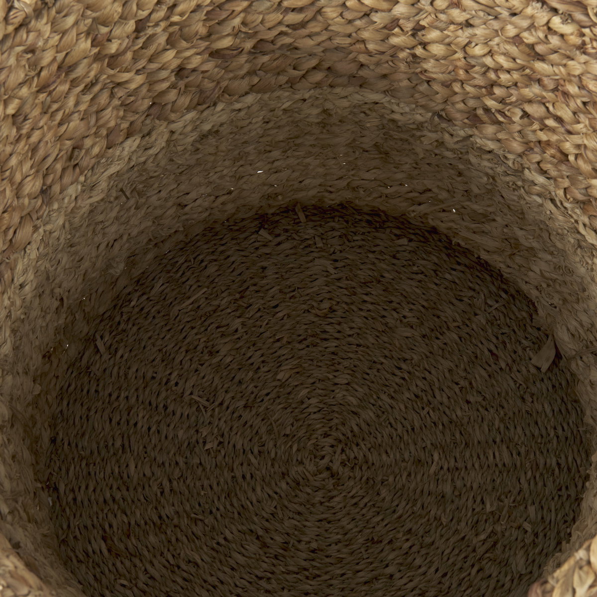 Morocco (Set of 3) Brown Two Tone Water Hyacinth and Cornhusk Round Basket with Handles, Bins & Basket by Mercana, 15.75" length x 15.75" width x 15.75" height View 7