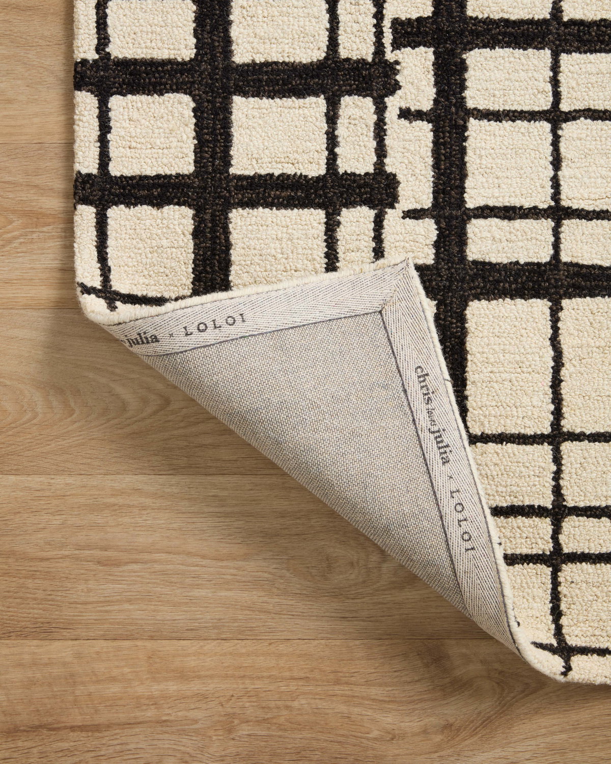 Chris Loves Julia x Loloi Polly Rug, 5' length x 7'6" width View 6