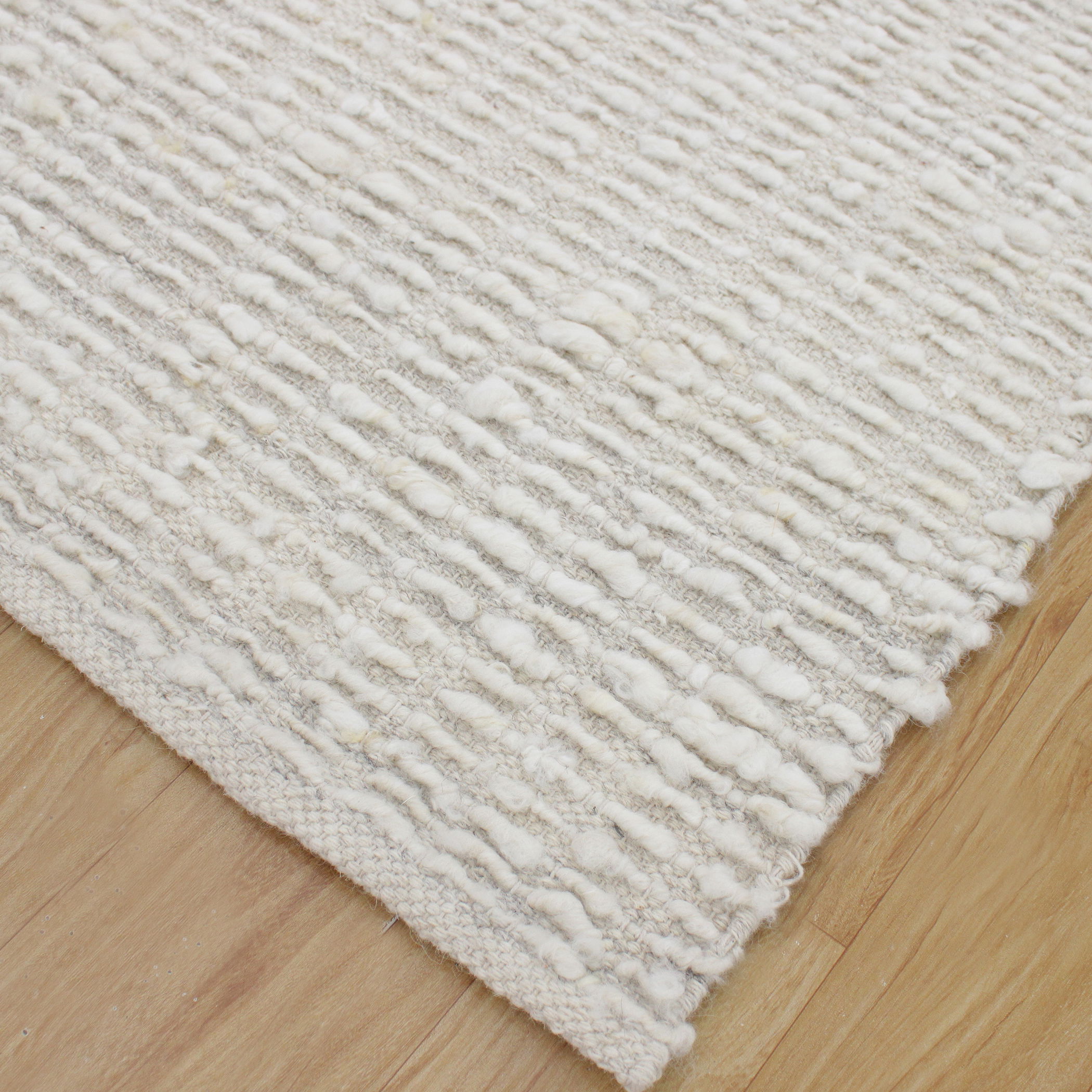 Lovelle Ivory Soft Wool 6 X 9 Rug large image 