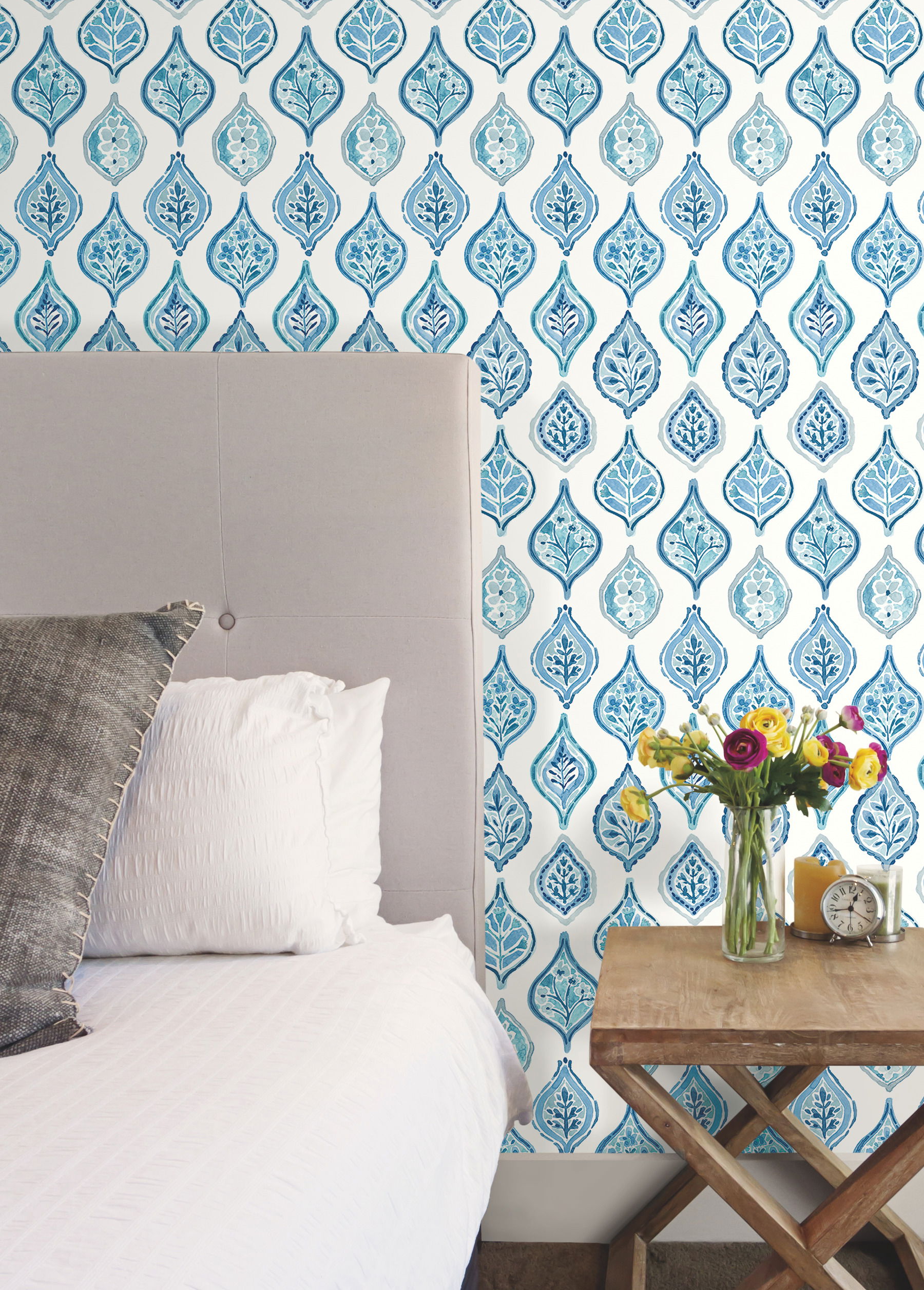 Marketplace Motif White & Blue Wallpaper large image 