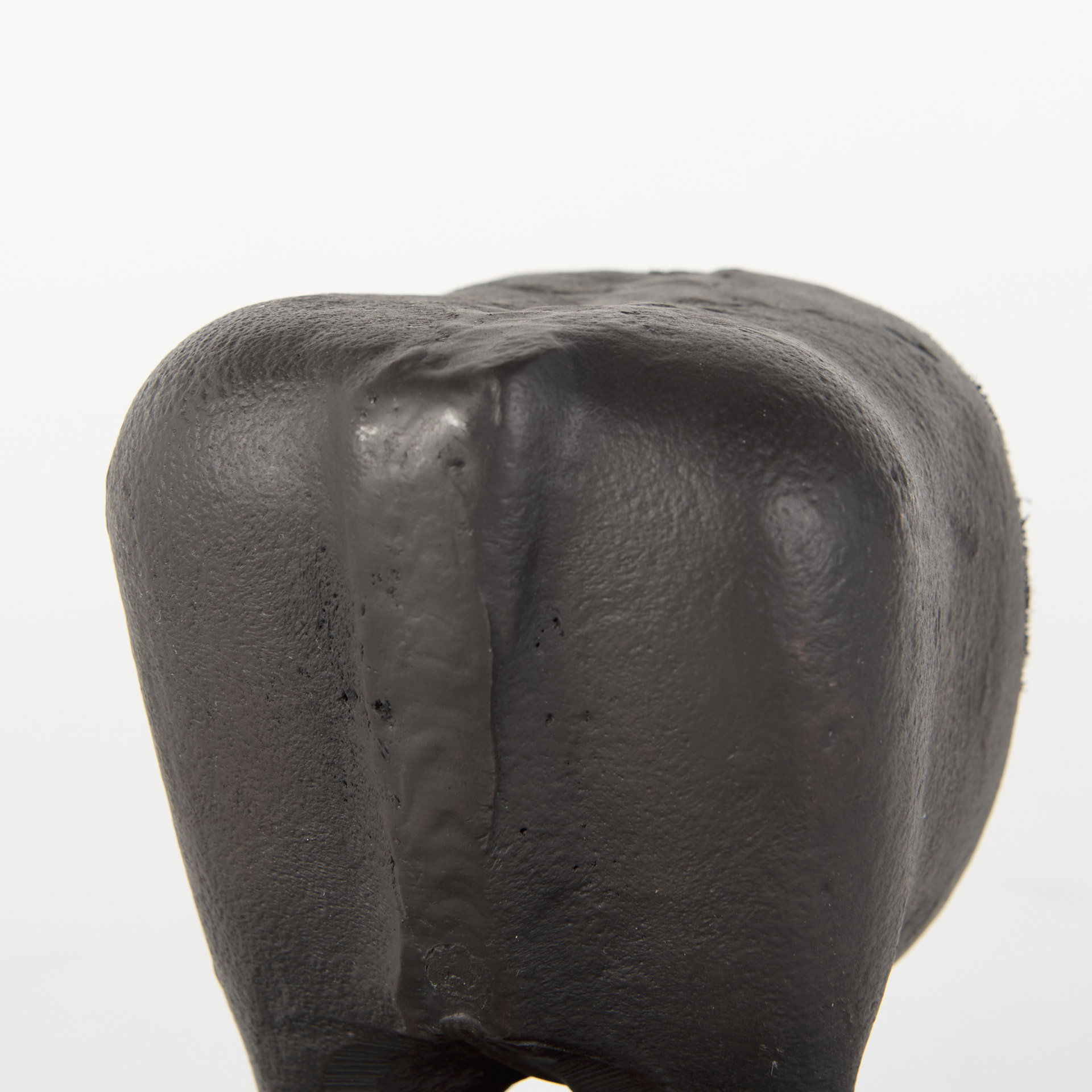 Taurus III (Set of 2) 9L x 4W Black Cast Aluminum Bull Bookends, by Mercana, 9" length x 4.25" width x 6.75" height View 10