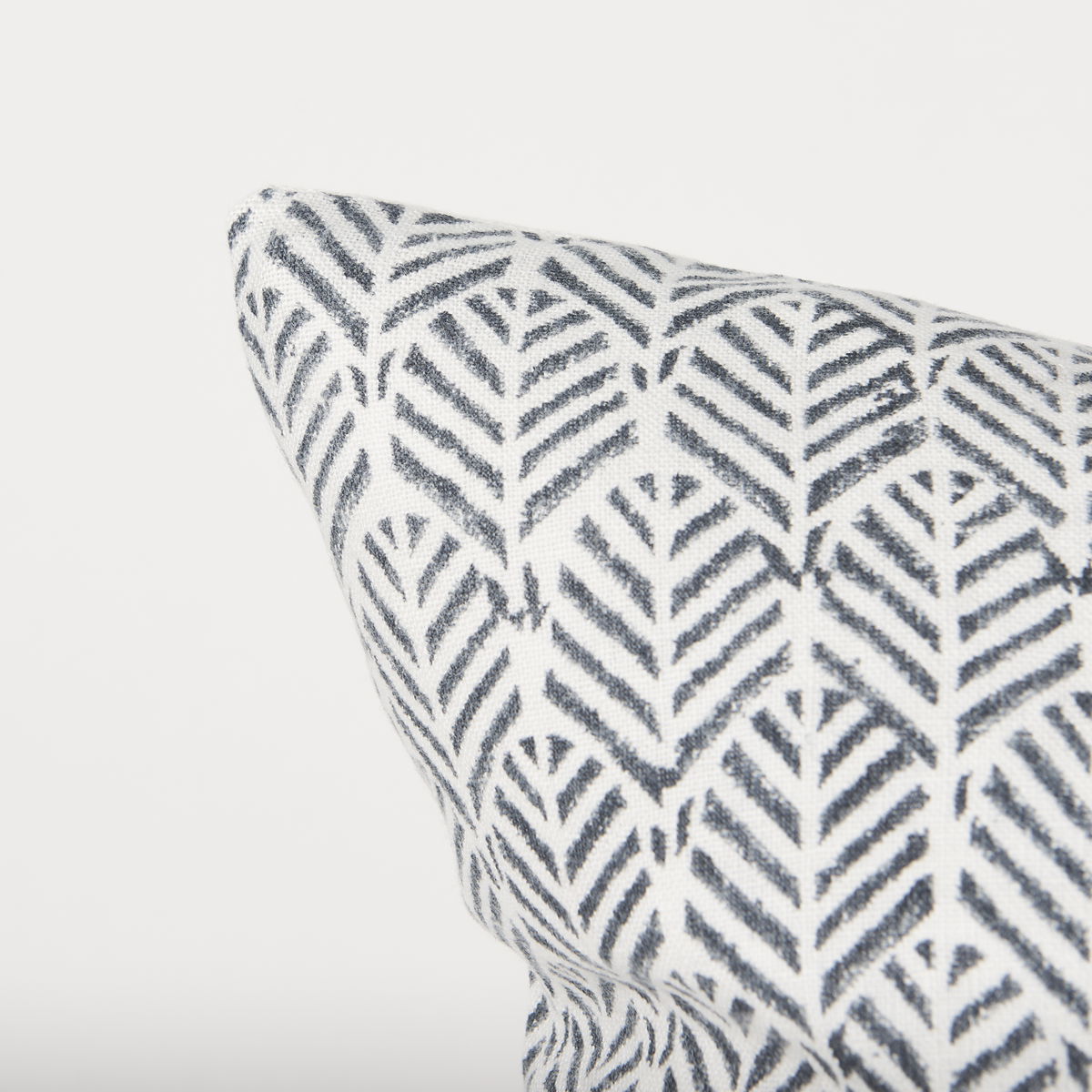 Jennelle 22x22 Cream with Indigo Print Linen Square Pillow Cover, Decorative Pillow by Mercana, 22" length x 22" width x 0.2" height View 6