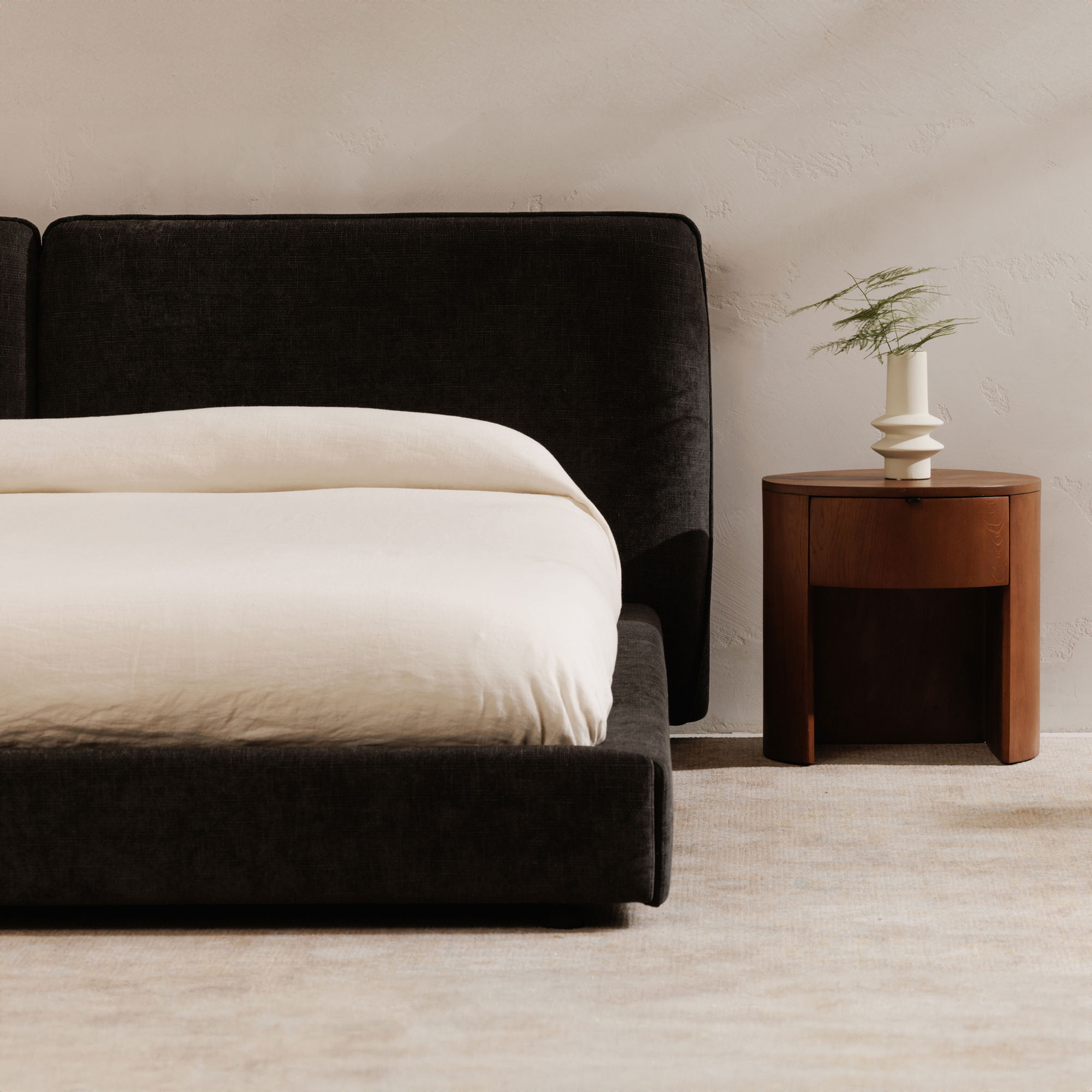 Zeppelin Queen Bed large image 
