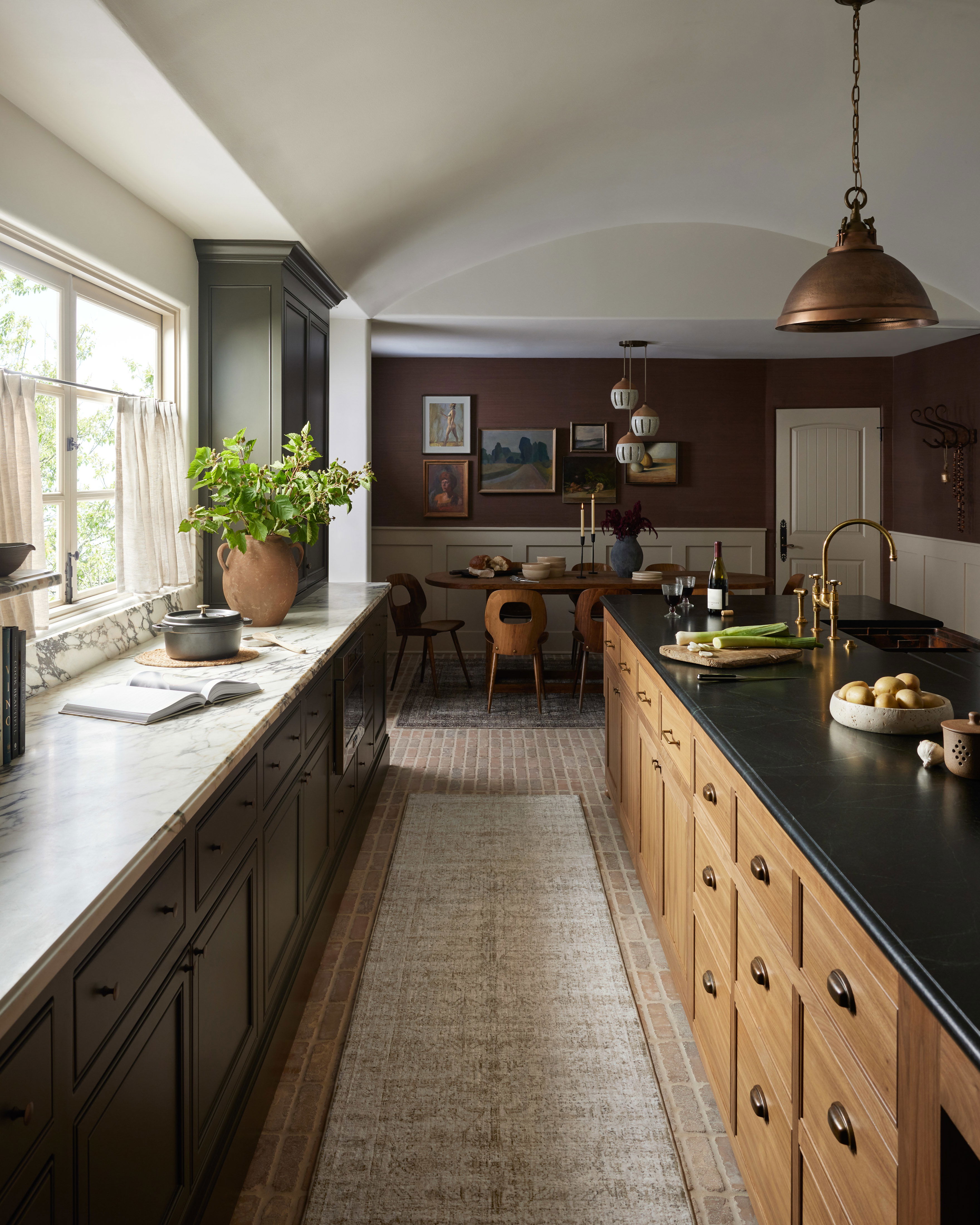 Amber Lewis x Loloi Honora Rug, 1'6" length x 1'6" width View 4