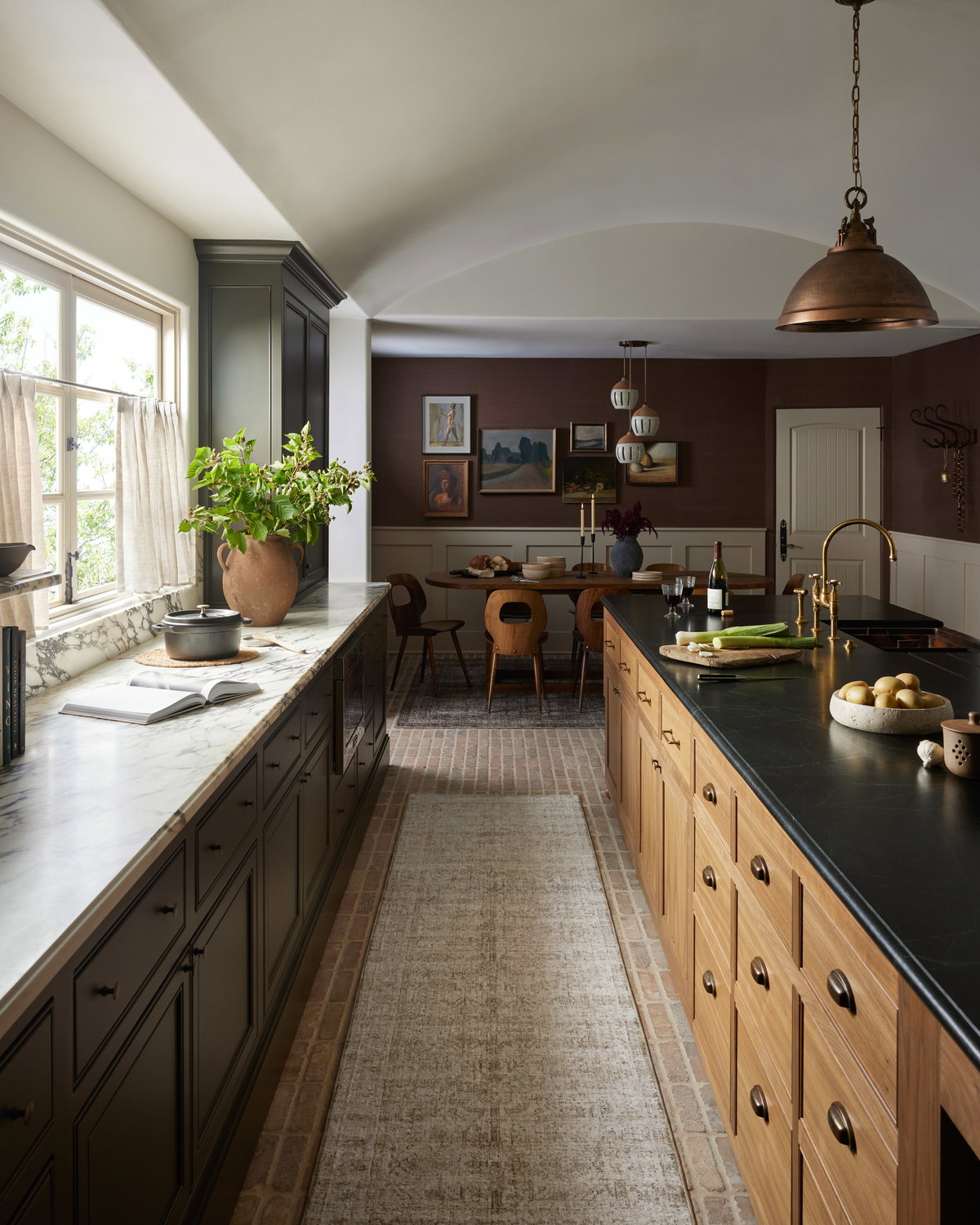 Amber Lewis x Loloi Honora Rug, 2'7" length x 8' width View 4