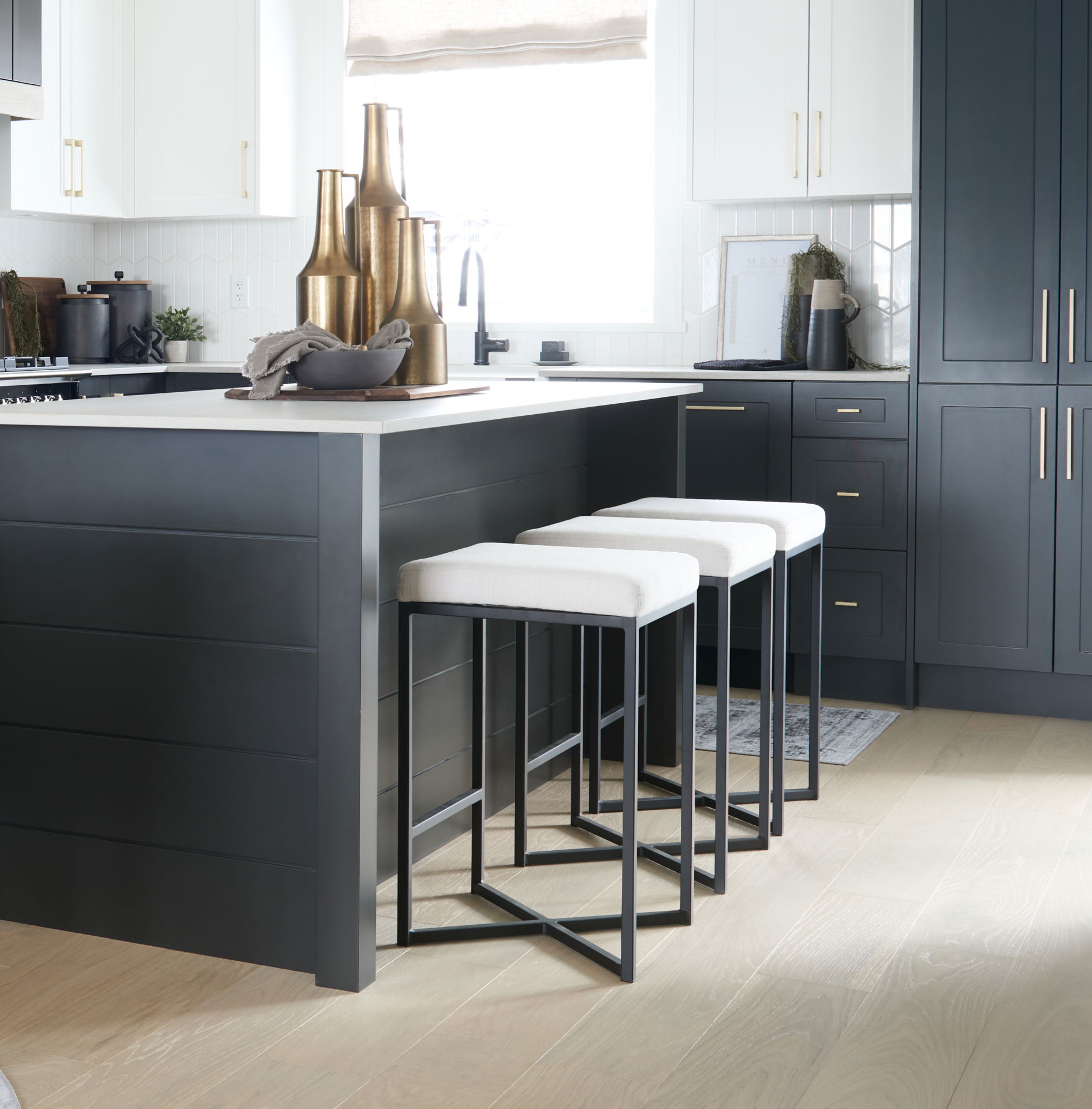 Frodo 26.4H Seat Height White Fabric Seat Black Metal Base Stool, Counter & Bar Stool by Mercana, 16.5" length x 16.5" width x 26.4" height View 2