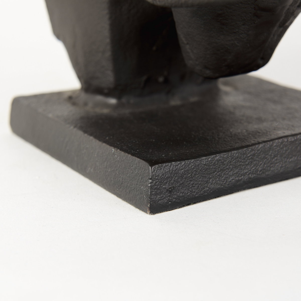 Tauro III (Set of 2) 10L x 5W Black Cast Aluminum Raging Bull Bookends, by Mercana, 9.5" length x 4.25" width x 5.75" height View 14