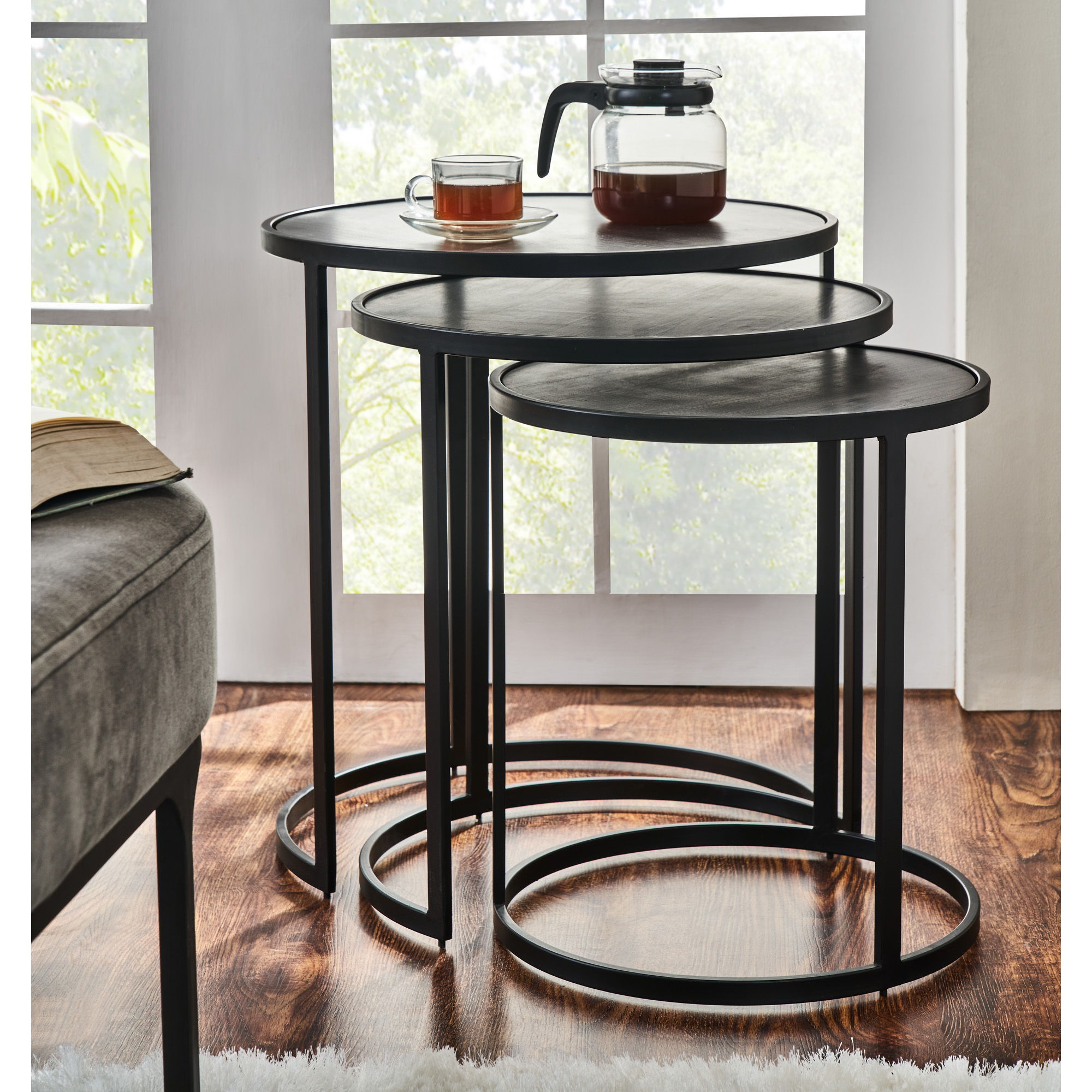 Donatella Table thumbnail 3