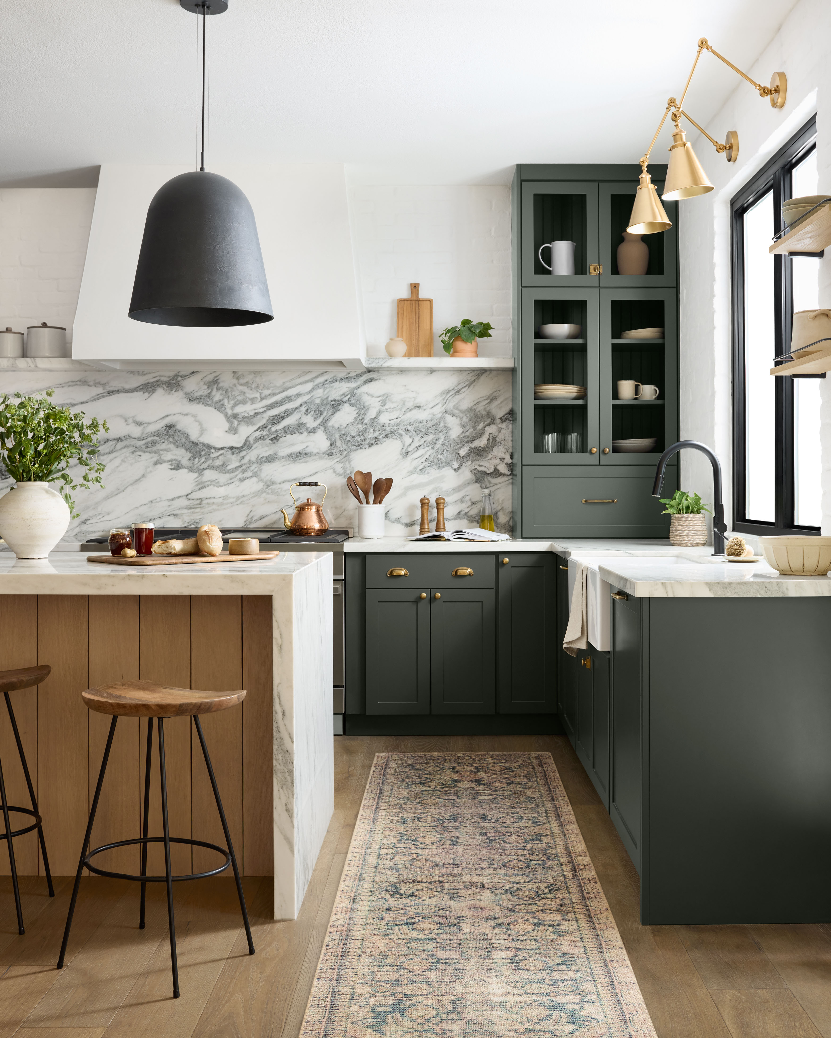 Angela Rose x Loloi Aubrey Rug, 2'6" length x 7'6" width View 3