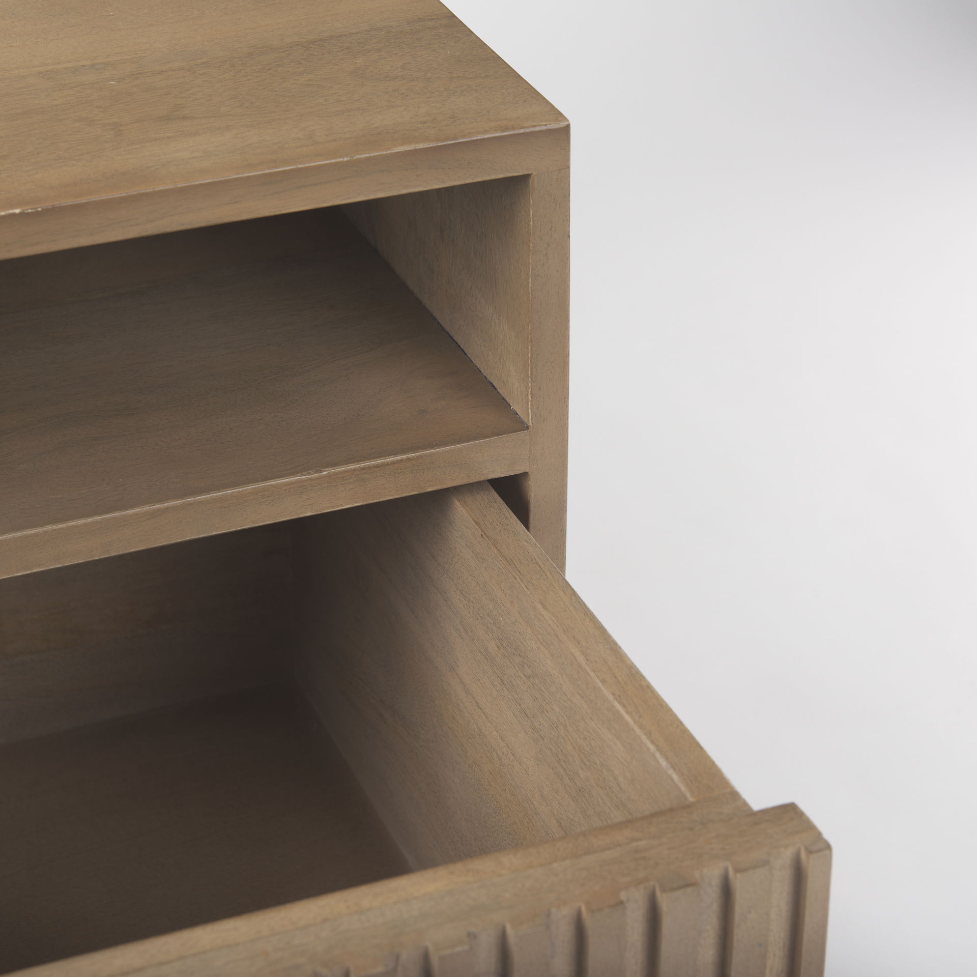 Sable  19.0L x 19.0W x 21.5H Light Brown Wood Side Table large image 