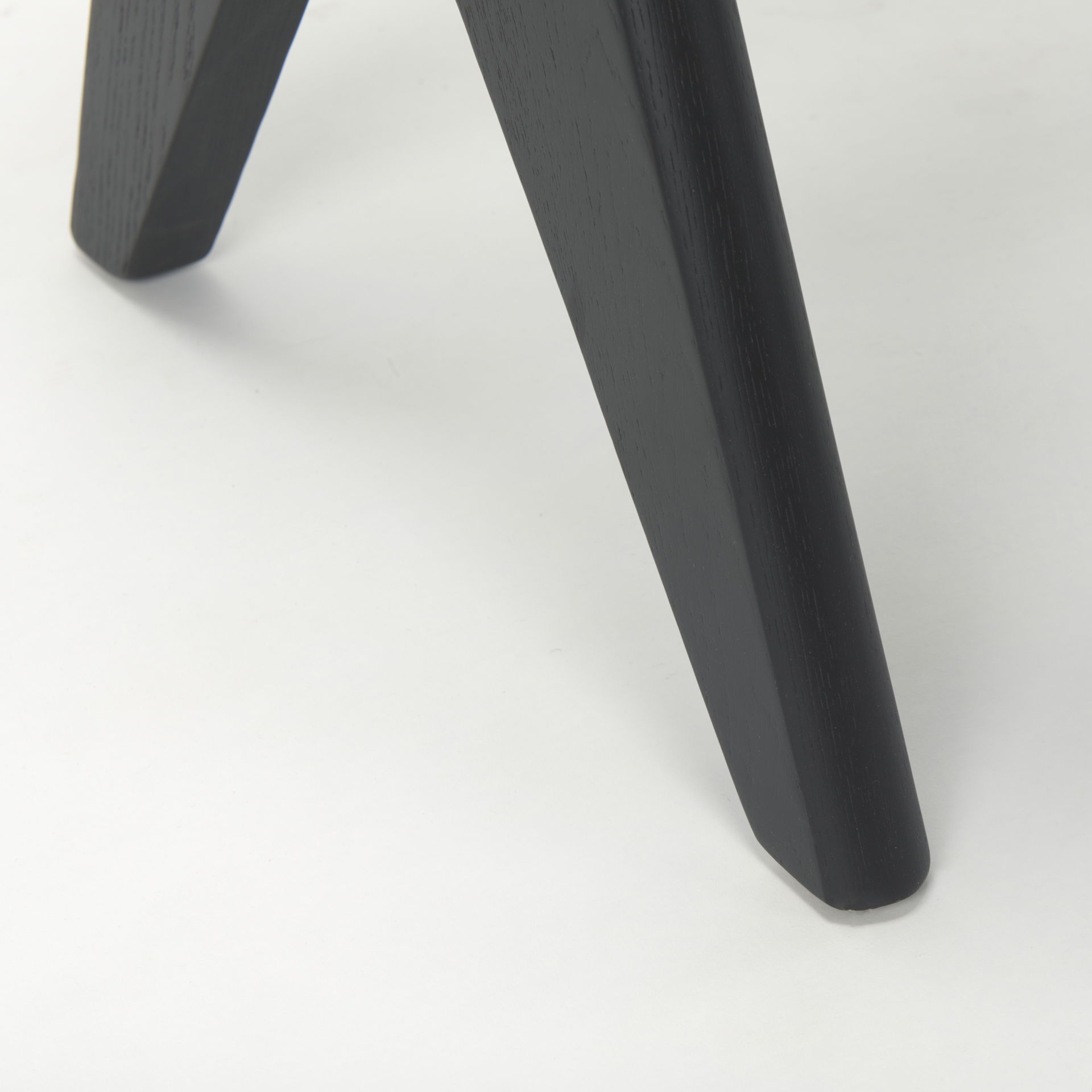 Arvin  Black Wooden Bench large image 