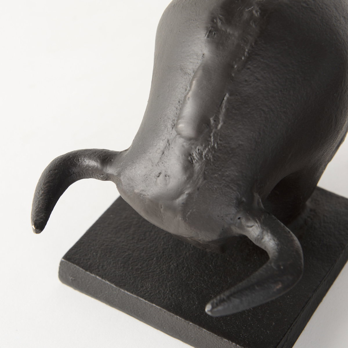 Tauro III (Set of 2) 10L x 5W Black Cast Aluminum Raging Bull Bookends, by Mercana, 9.5" length x 4.25" width x 5.75" height View 11