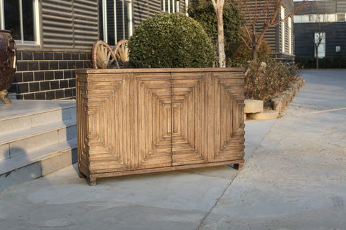 Saint Entrance Sideboard