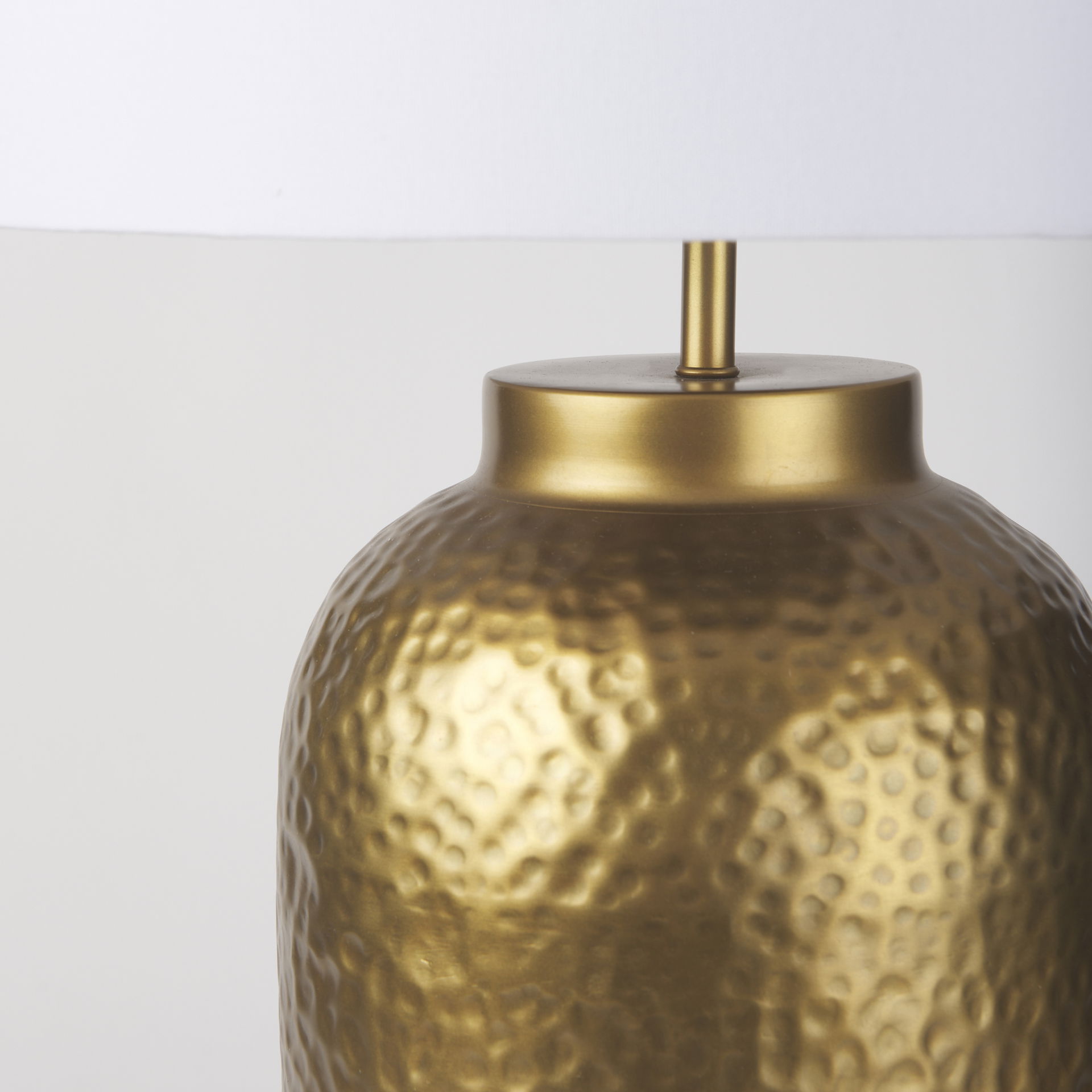 Leo 18.0L x 18.0W x 31.0H Gold Hammered with White Fabric Shade Table Lamp large image 