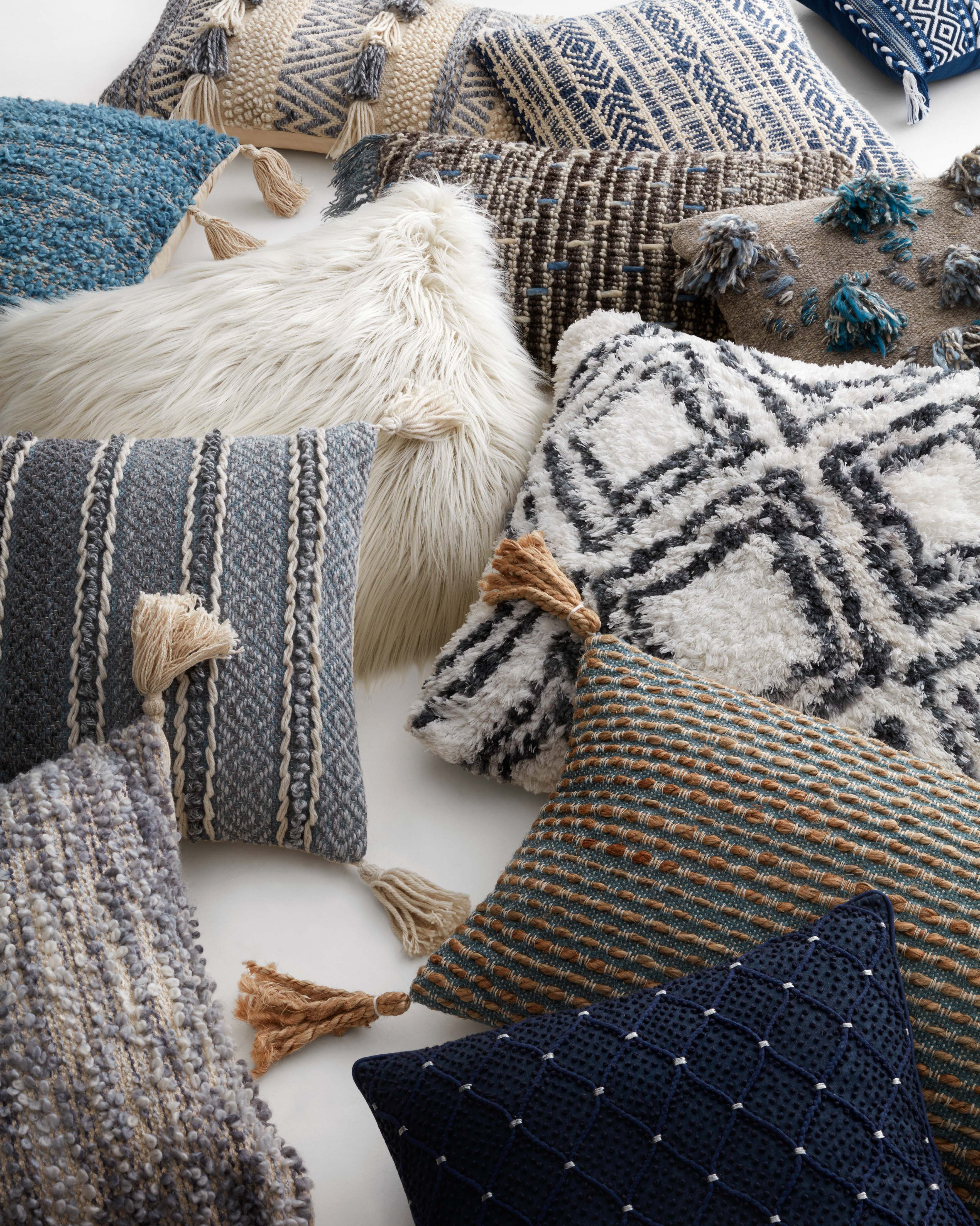 Loloi Pillows Pillow, Decorative Pillow, 22" length x 22" width View 2