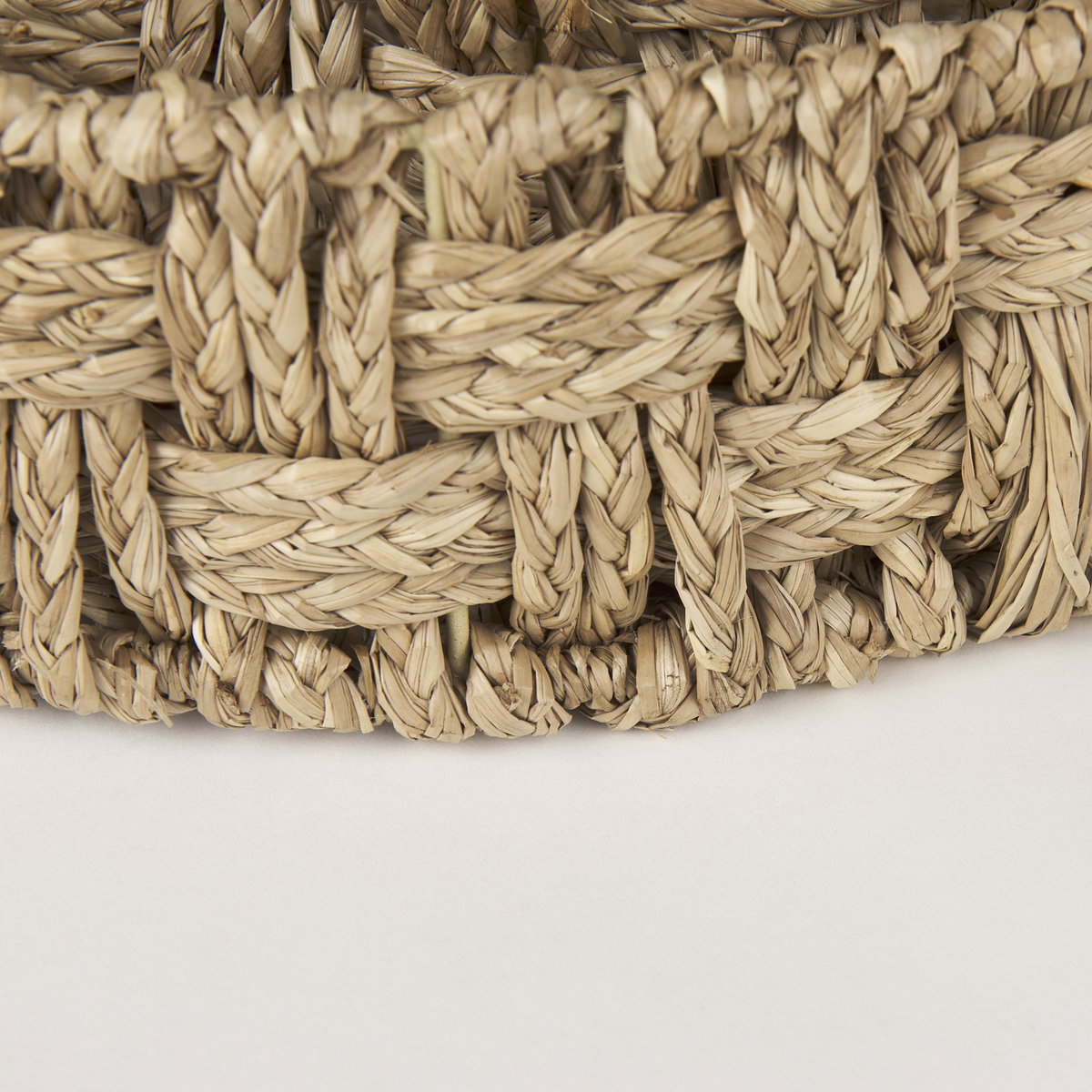 Haini Set of 2 Large Basketweave Seagrass Trays with Loop Handles, Decorative Tray by Mercana, 25.98" length x 16.14" width x 3.94" height View 11