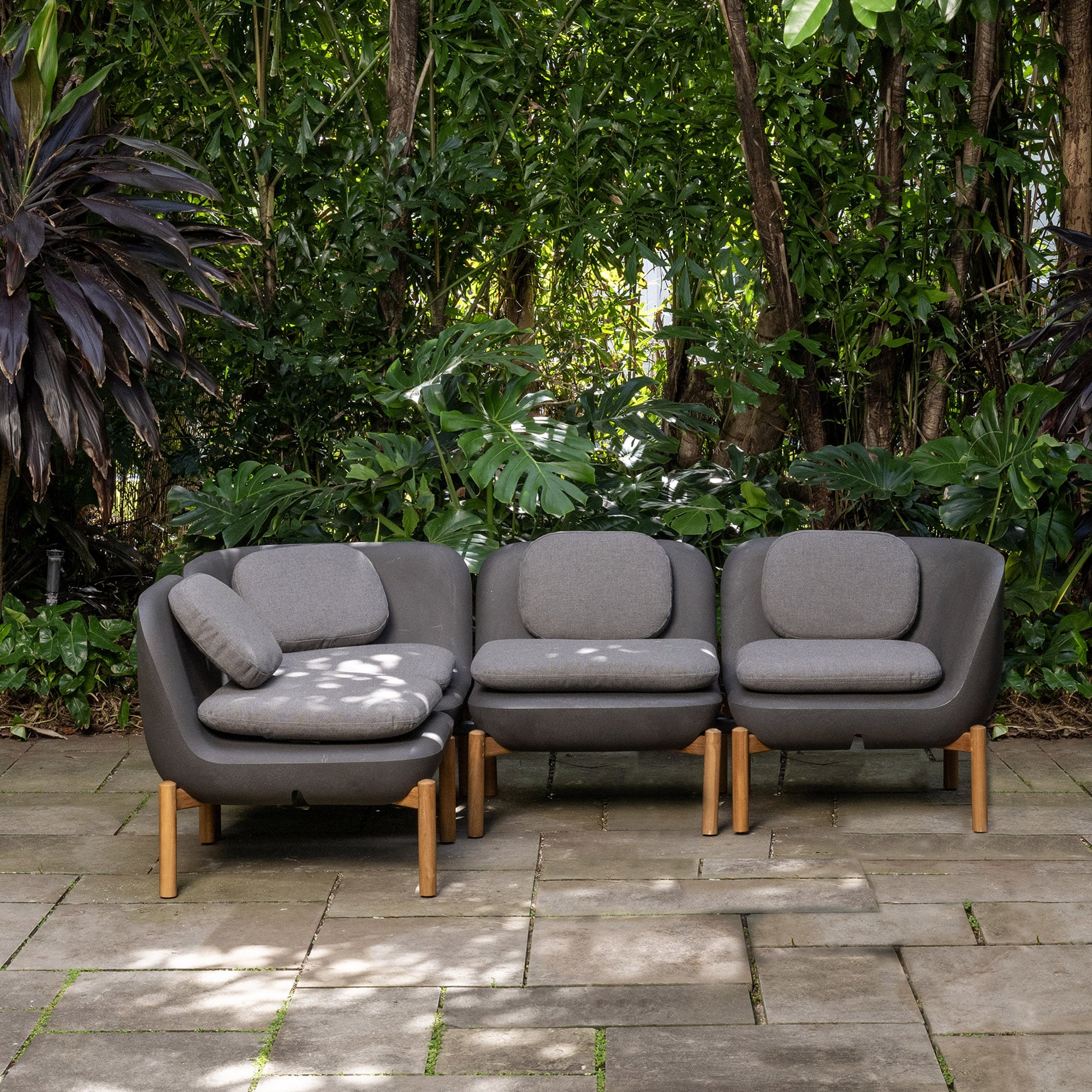 Inou Elements Modular Four-seater Sectional Sofa, Outdoor Furniture by Crescent Garden, 6'9.3" width x 2'2.4" height x 4'5.3" depth View 2