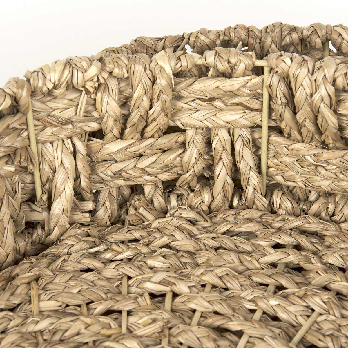 Haini Set of 2 Large Basketweave Seagrass Trays with Loop Handles, Decorative Tray by Mercana, 25.98" length x 16.14" width x 3.94" height View 7